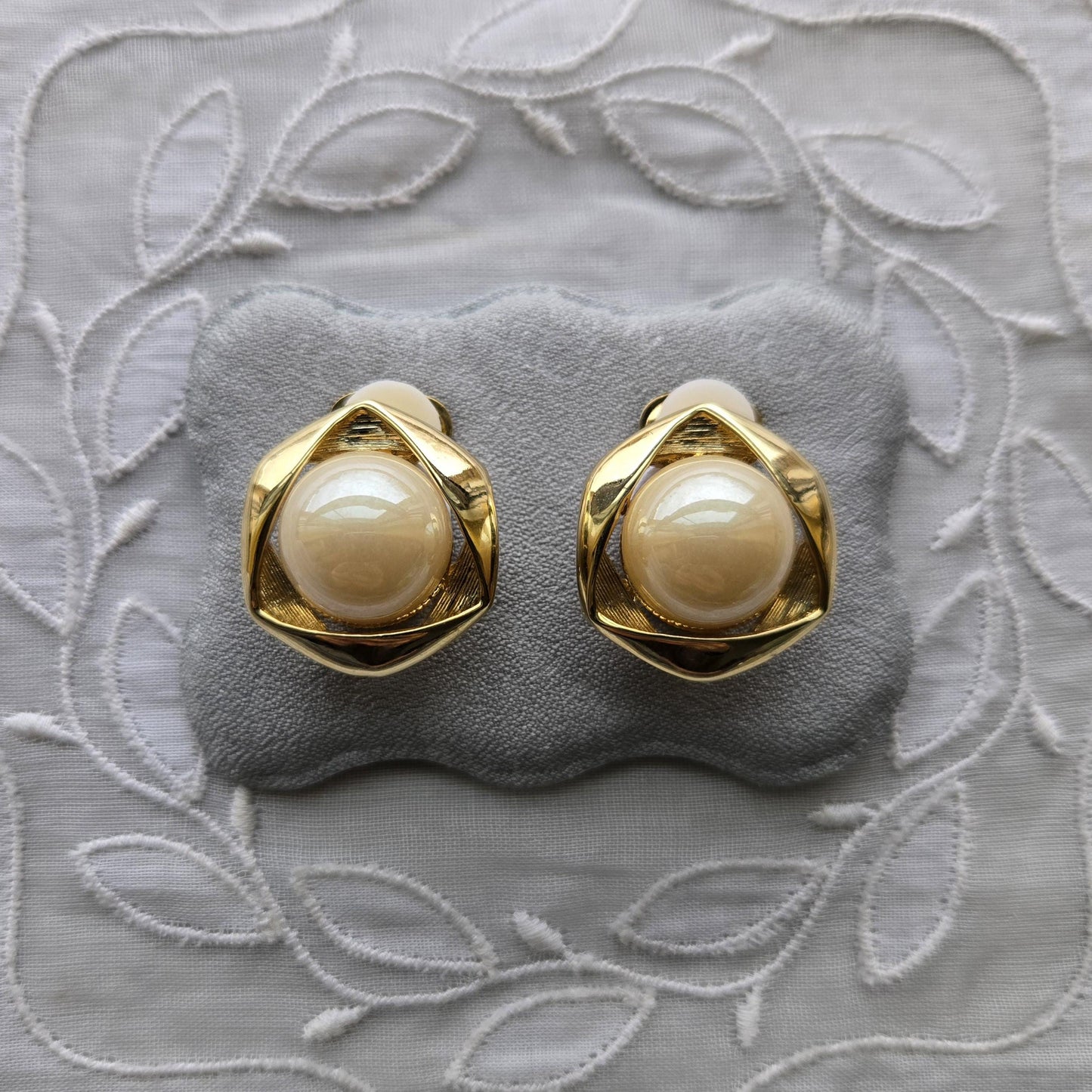 Clip on - Orena Big Pearl Hexagonal Dome Clip On Earrings