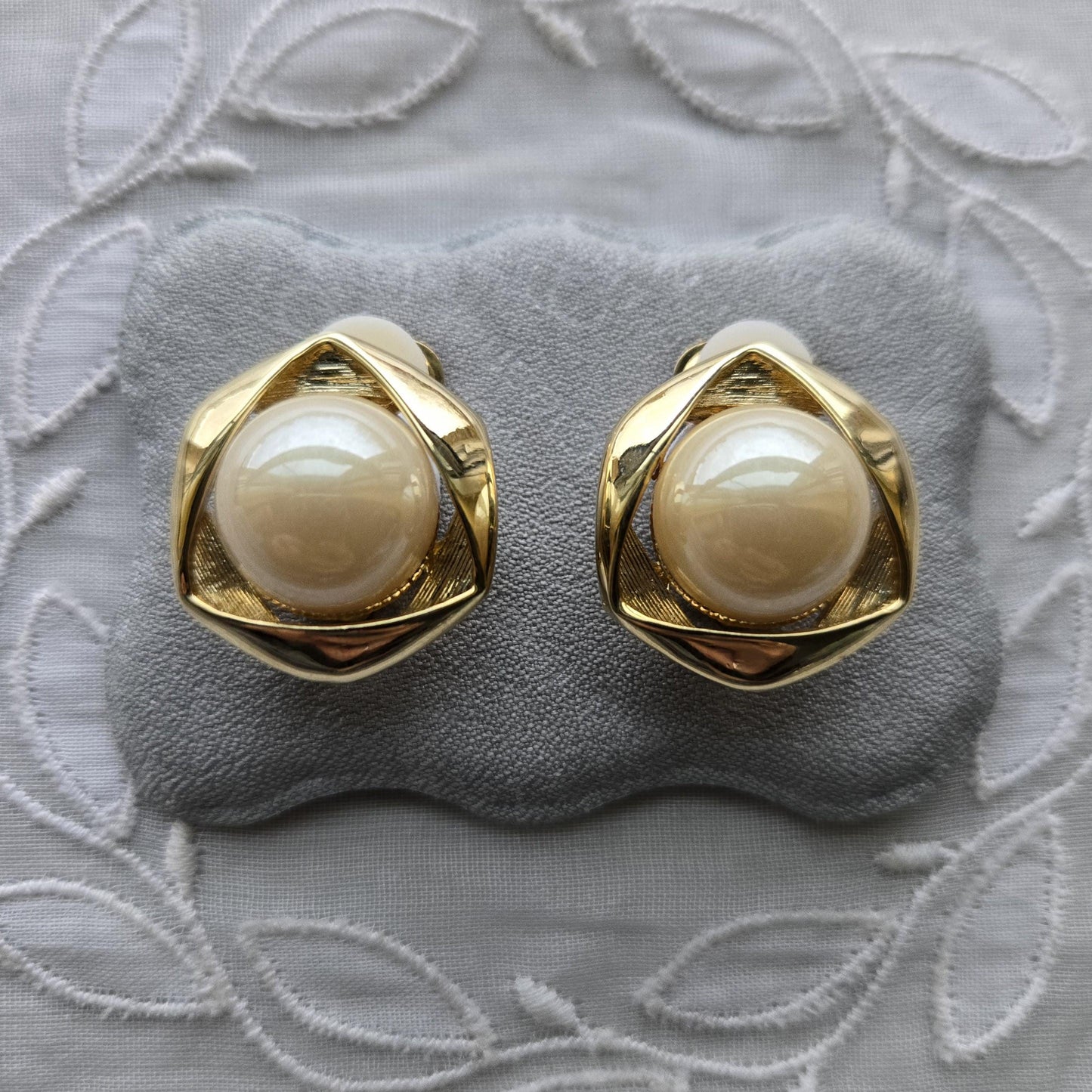 Clip on - Orena Big Pearl Hexagonal Dome Clip On Earrings