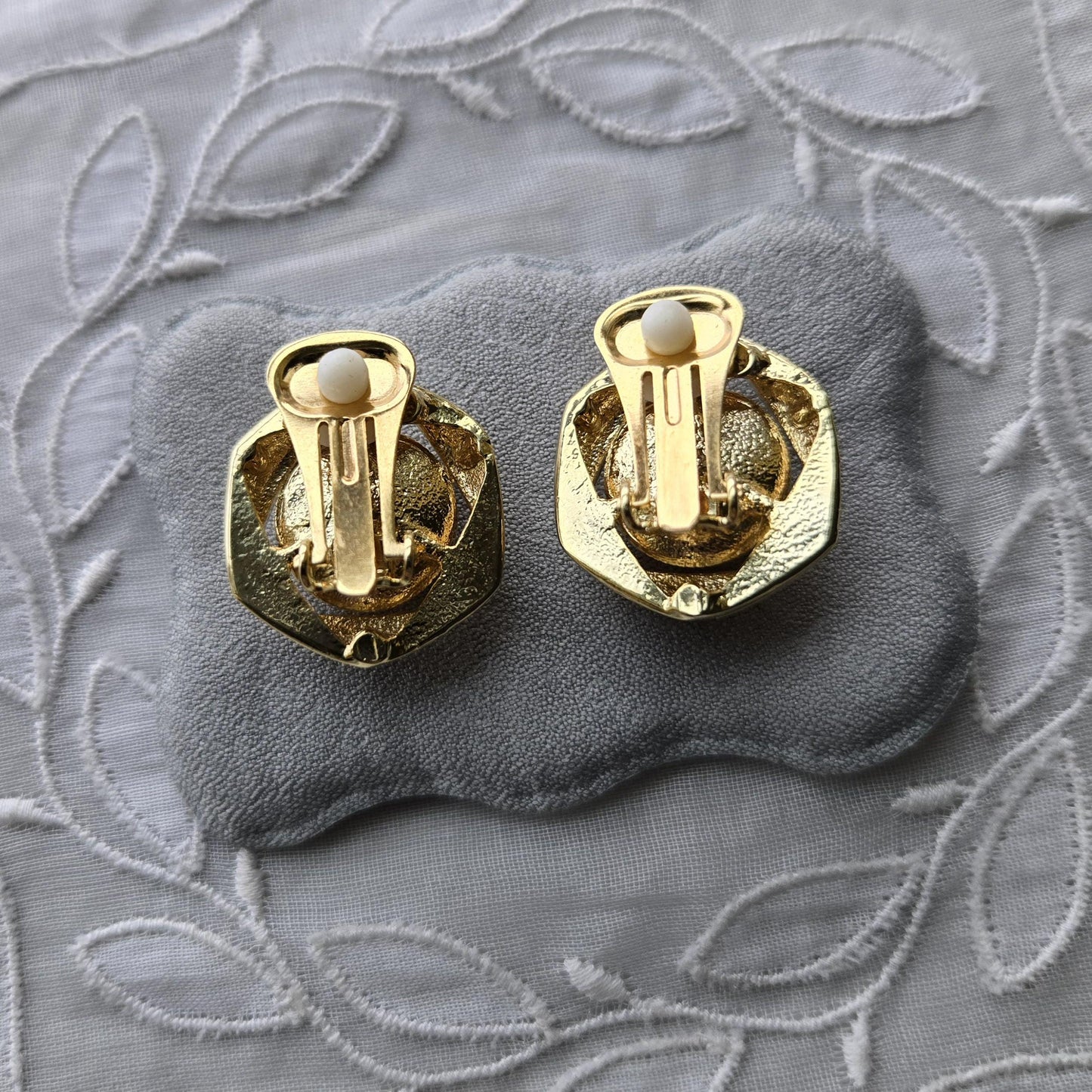 Clip on - Orena Big Pearl Hexagonal Dome Clip On Earrings