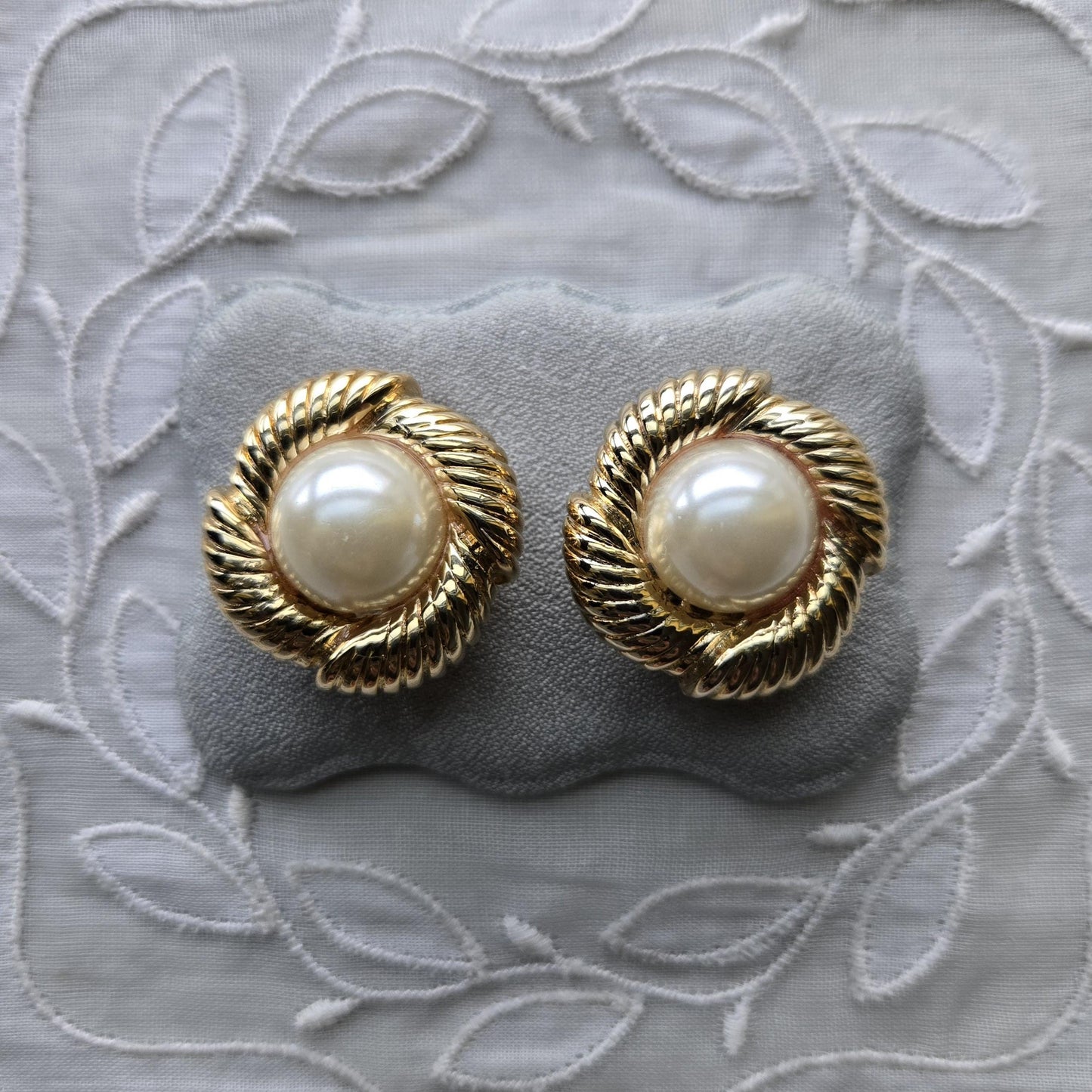 Clip on - Round Pearl with Stylised Leaves Clip on Earrings