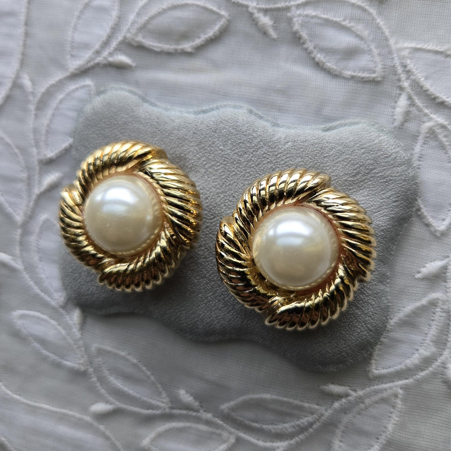 Clip on - Round Pearl with Stylised Leaves Clip on Earrings