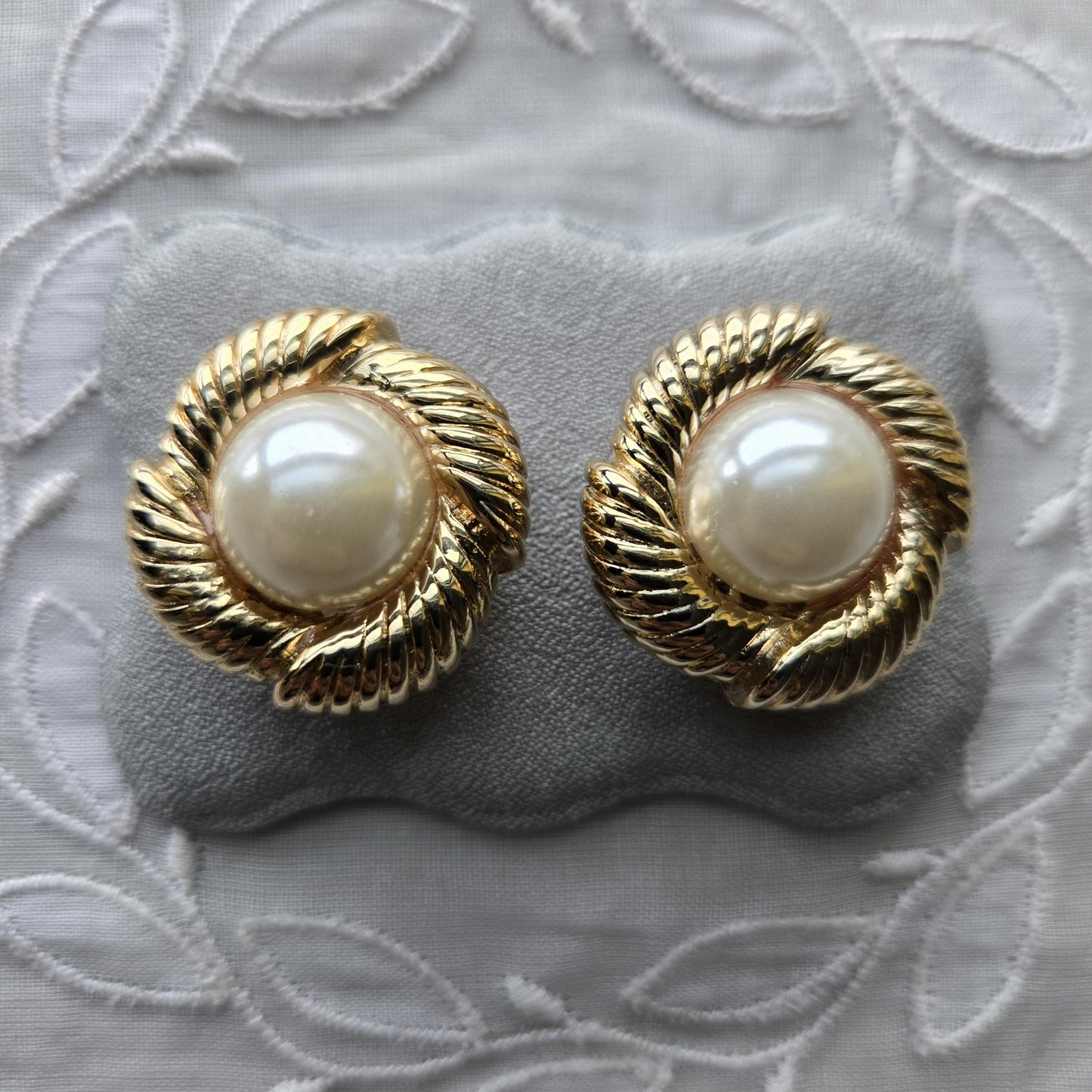 Clip on - Round Pearl with Stylised Leaves Clip on Earrings