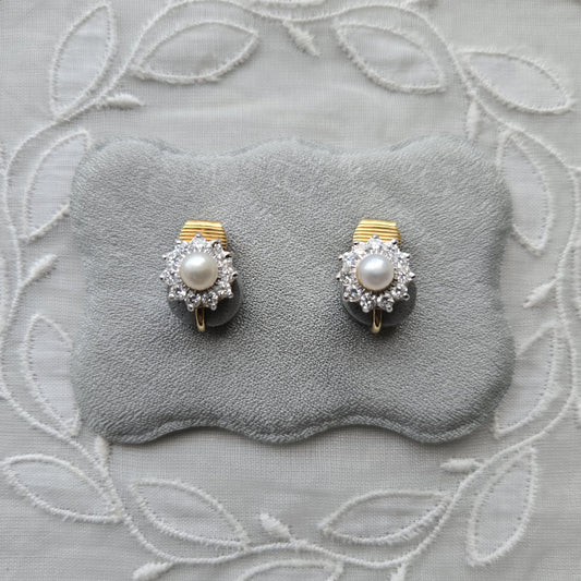 Clip on - Small Pearl and Crystals Flower Clip on Earrings