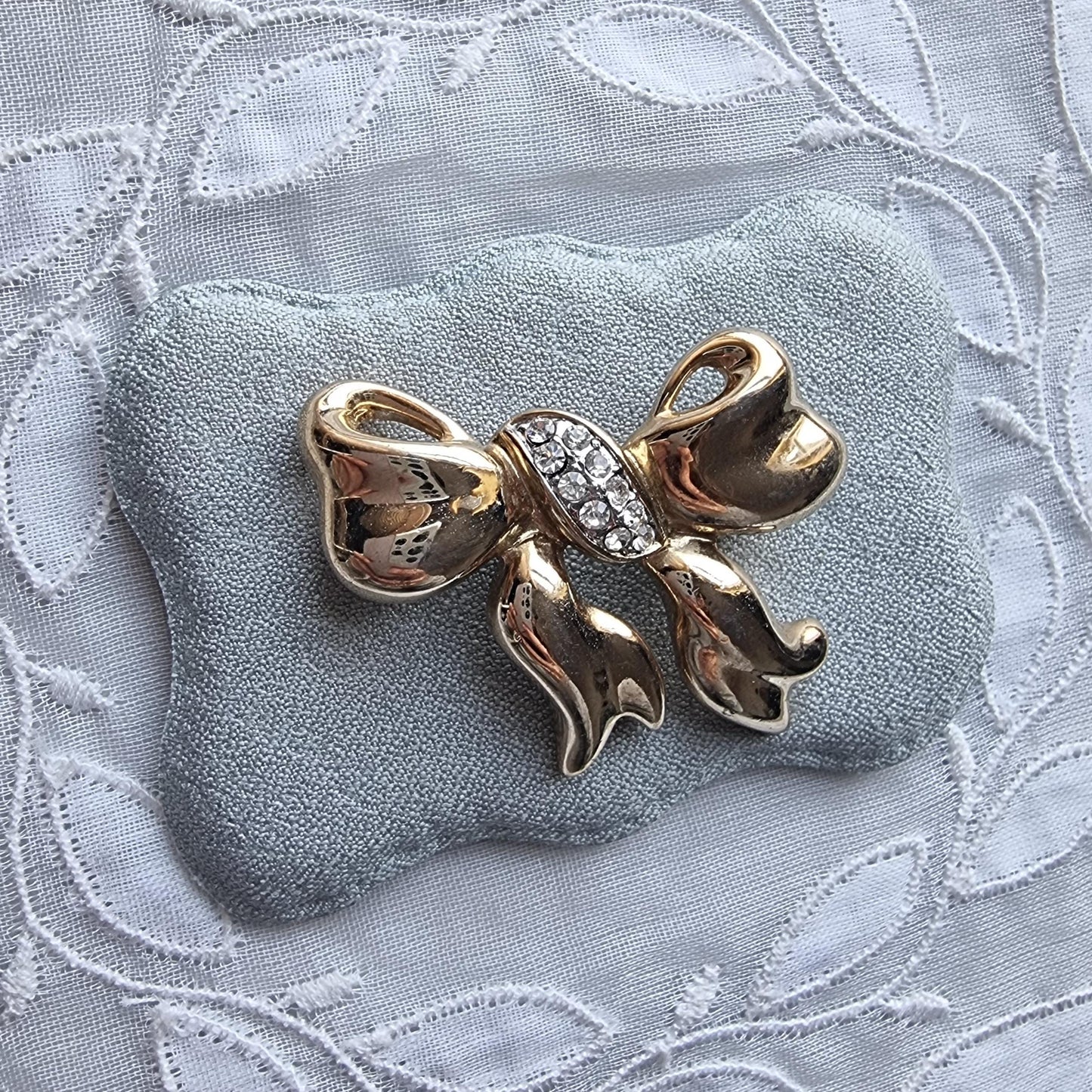 Brooch - Beatrix Jewellery Gold and Clear Crystals Bow Brooch
