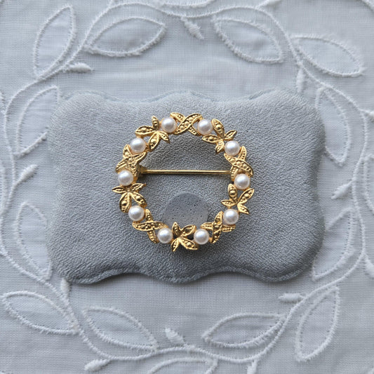 Brooch - Small Pearl Wreath Brooch