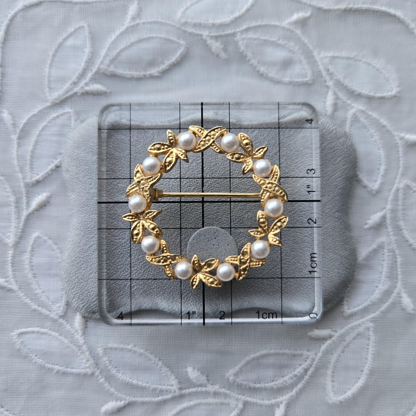 Brooch - Small Pearl Wreath Brooch