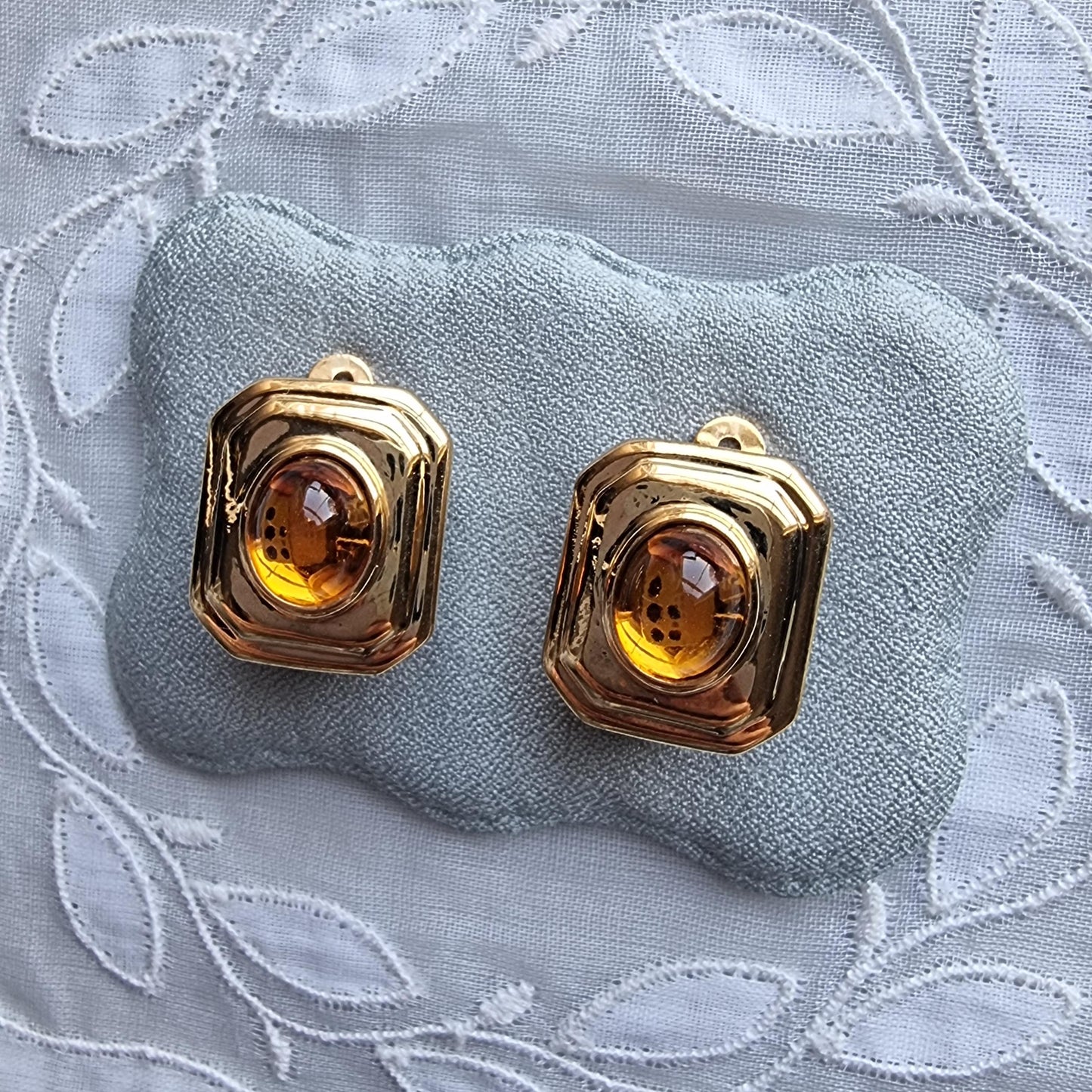 Clip on - Ciro Yellow Oval Cabochon Clip On Earrings