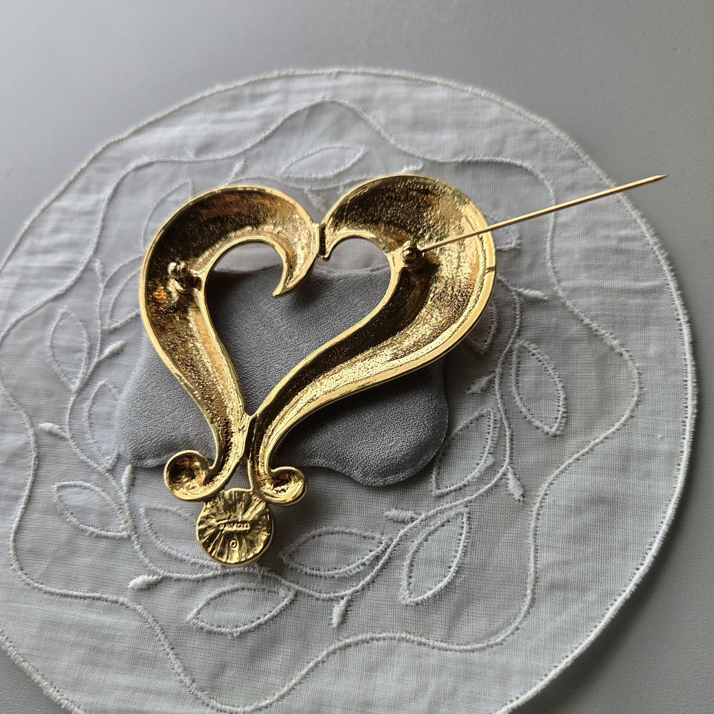 Brooch - Avon Big Pearl Heart Brooch