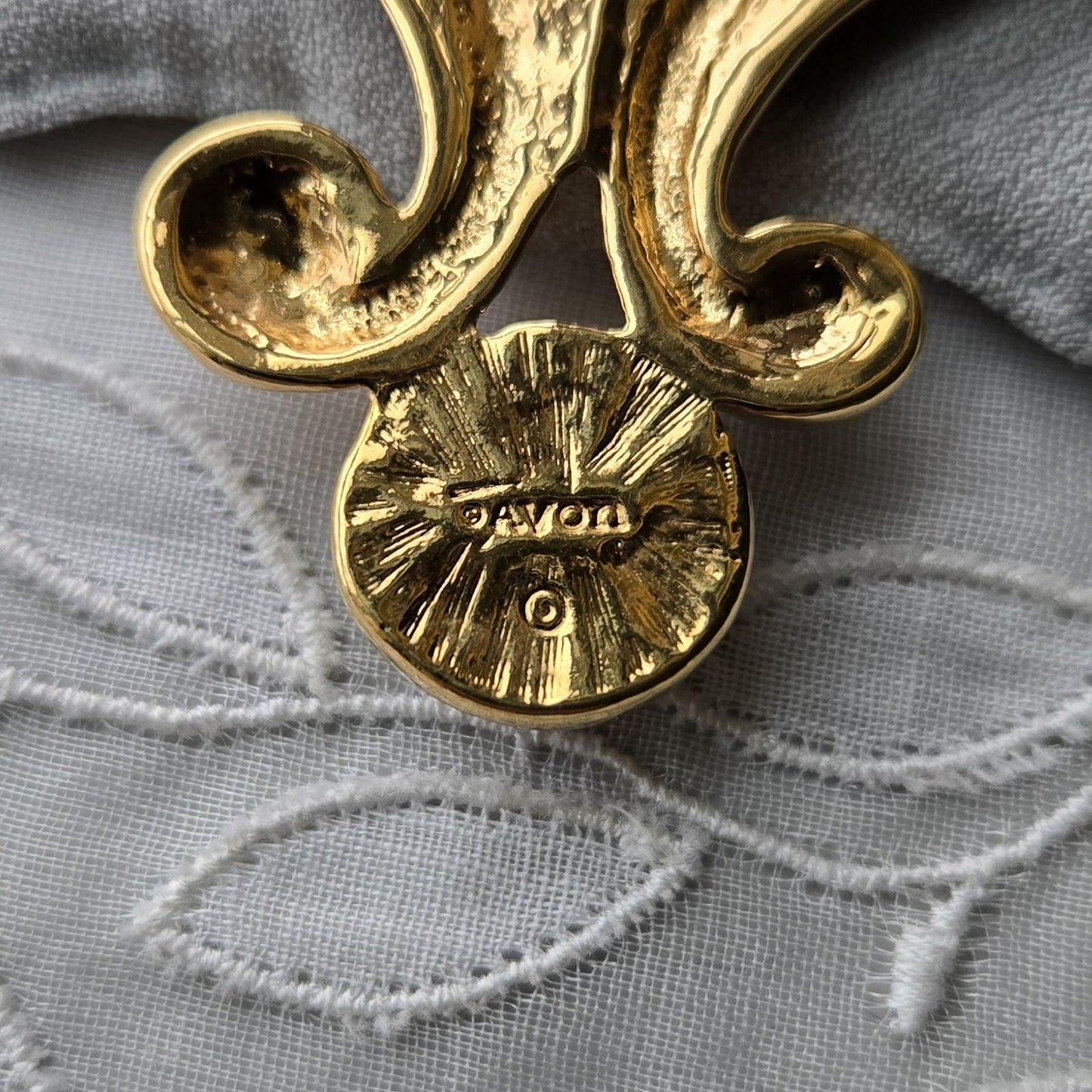 Brooch - Avon Big Pearl Heart Brooch