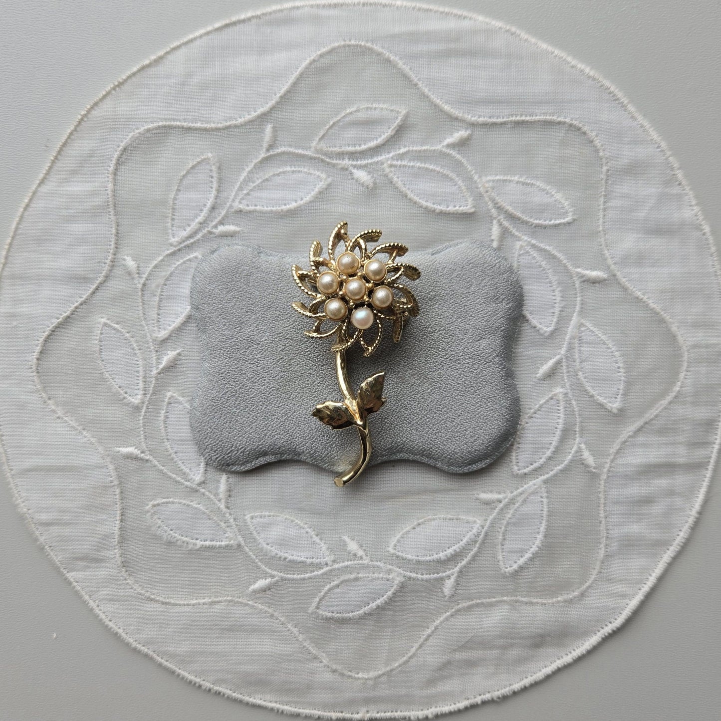 Brooch - Faux Pearl Flower Stem Brooch
