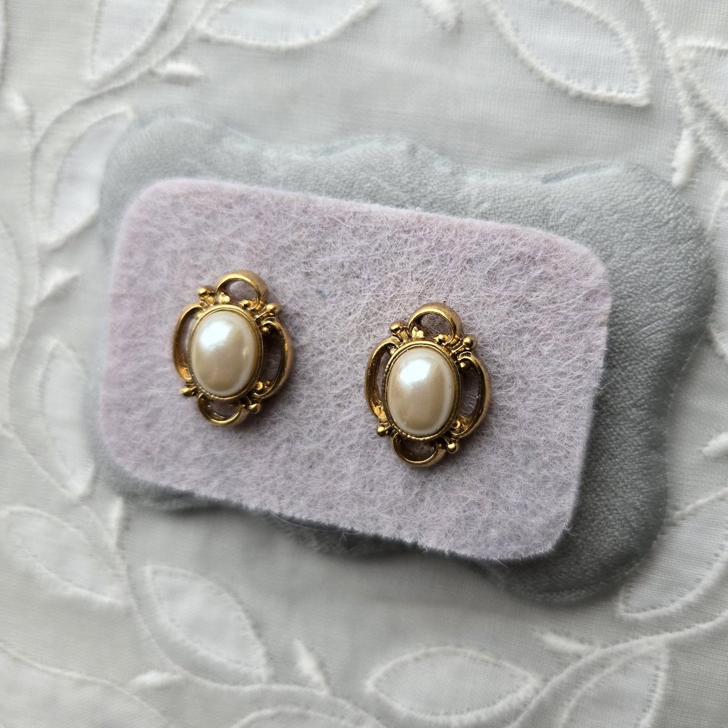 Posts - Small Oval Pearl Stud Earrings