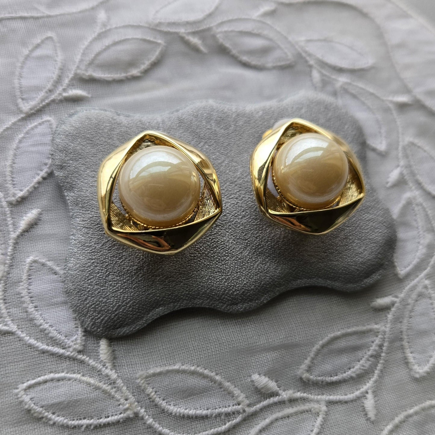 Clip on - Orena Big Pearl Hexagonal Dome Clip On Earrings