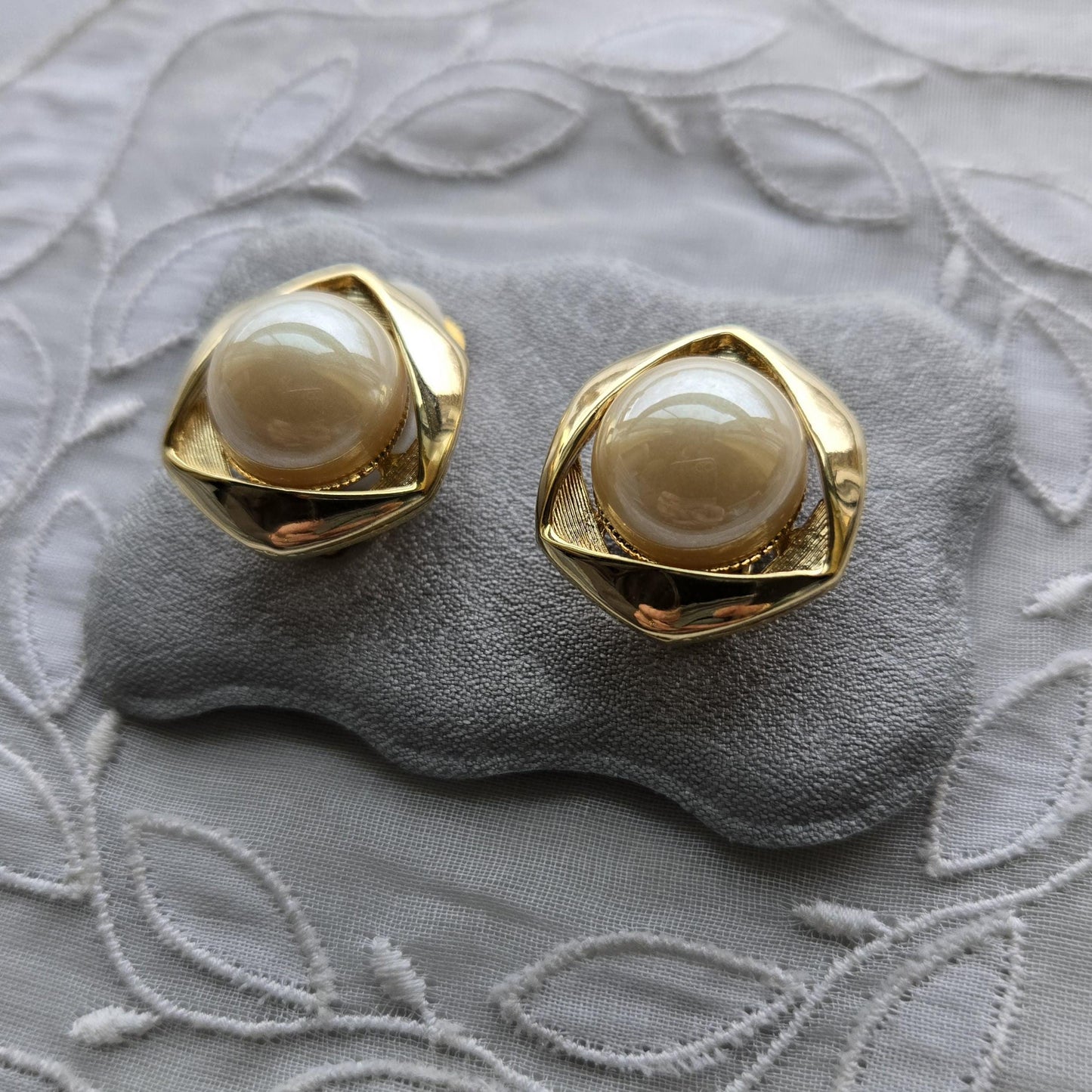Clip on - Orena Big Pearl Hexagonal Dome Clip On Earrings