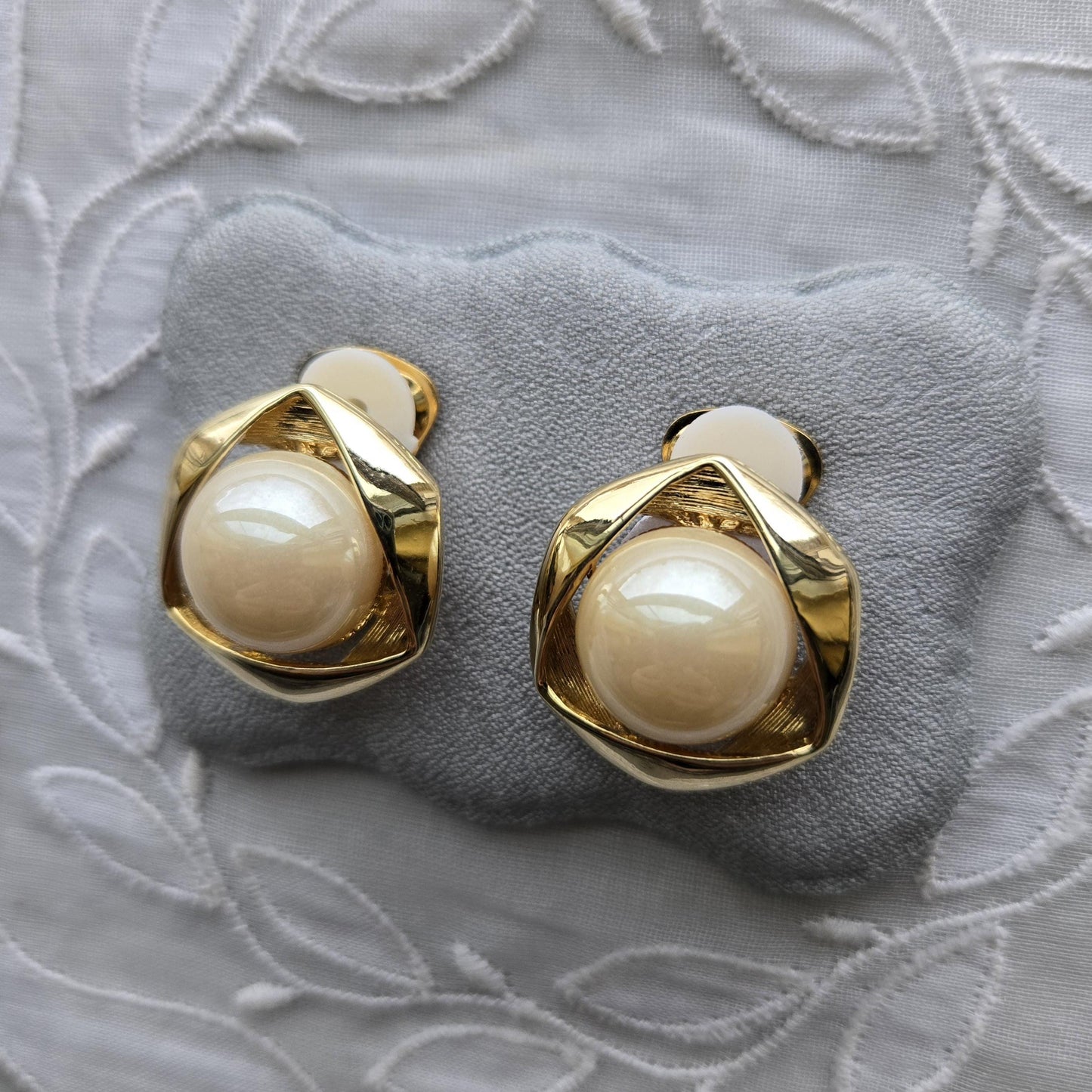 Clip on - Orena Big Pearl Hexagonal Dome Clip On Earrings