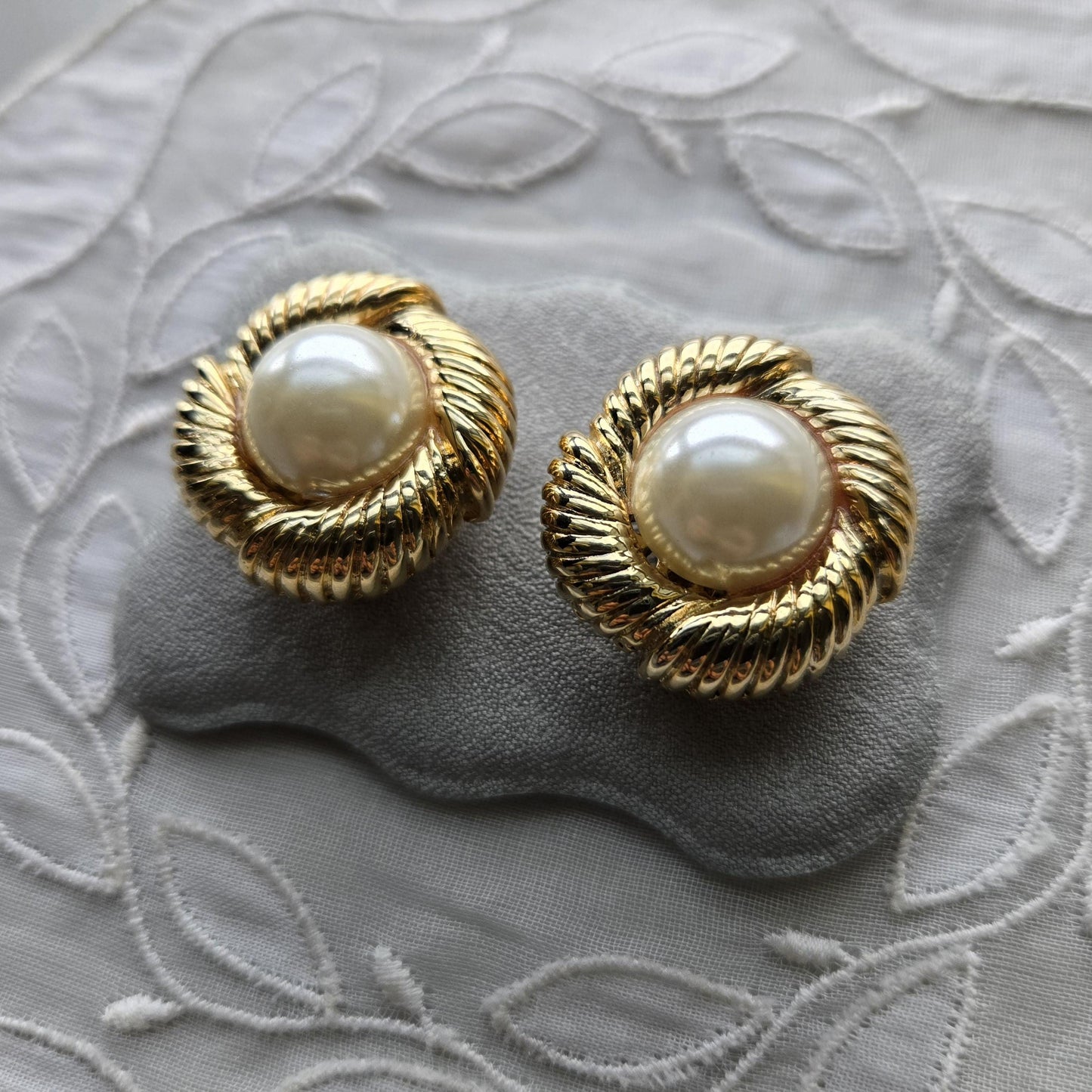 Clip on - Round Pearl with Stylised Leaves Clip on Earrings