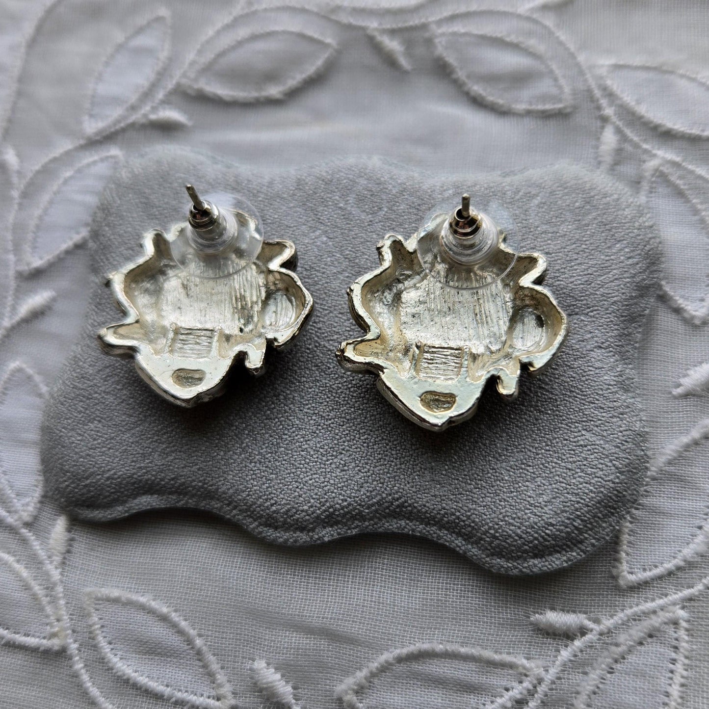 Posts - Silver Tone Black Cabochon Fish Earrings