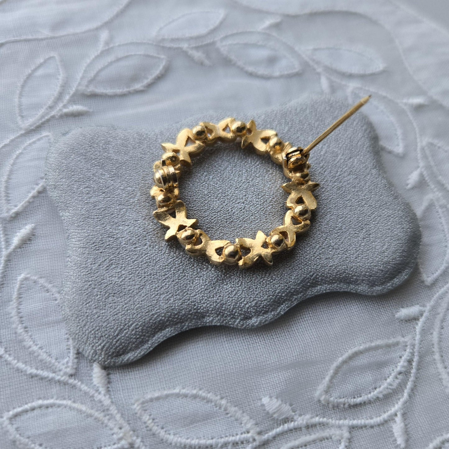 Brooch - Small Pearl Wreath Brooch