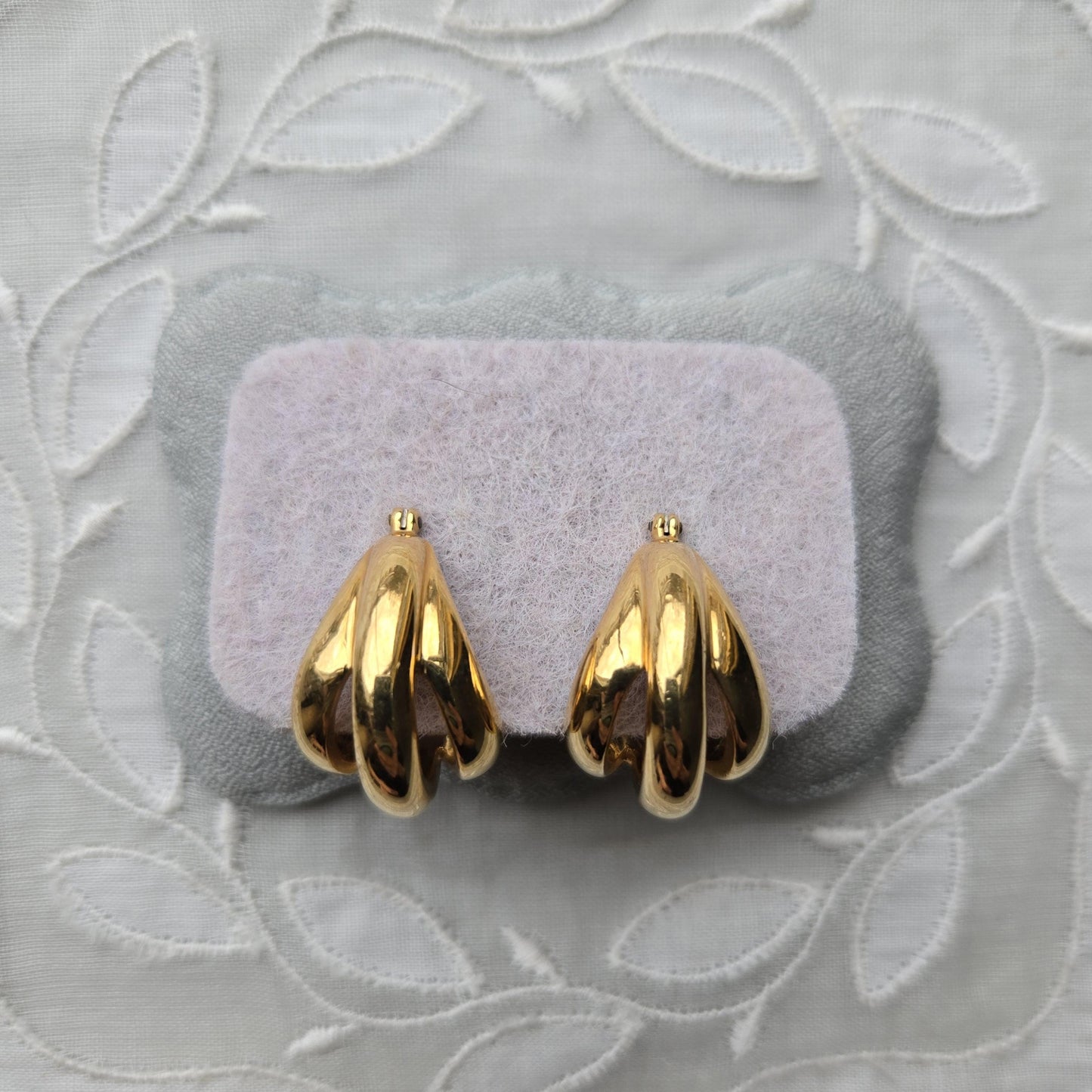 Posts - Gold Split Hoop Earrings