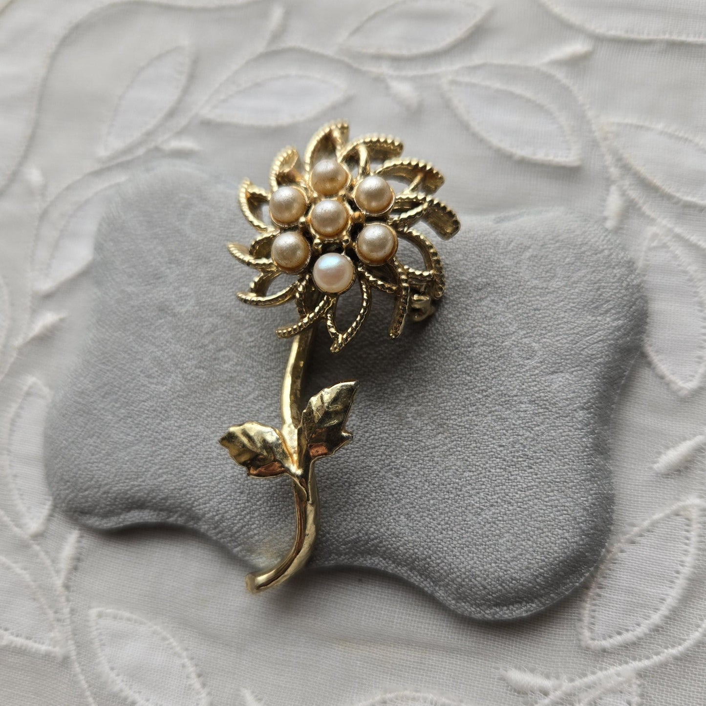 Brooch - Faux Pearl Flower Stem Brooch