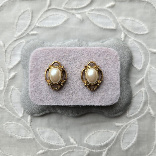 Posts - Small Oval Pearl Stud Earrings