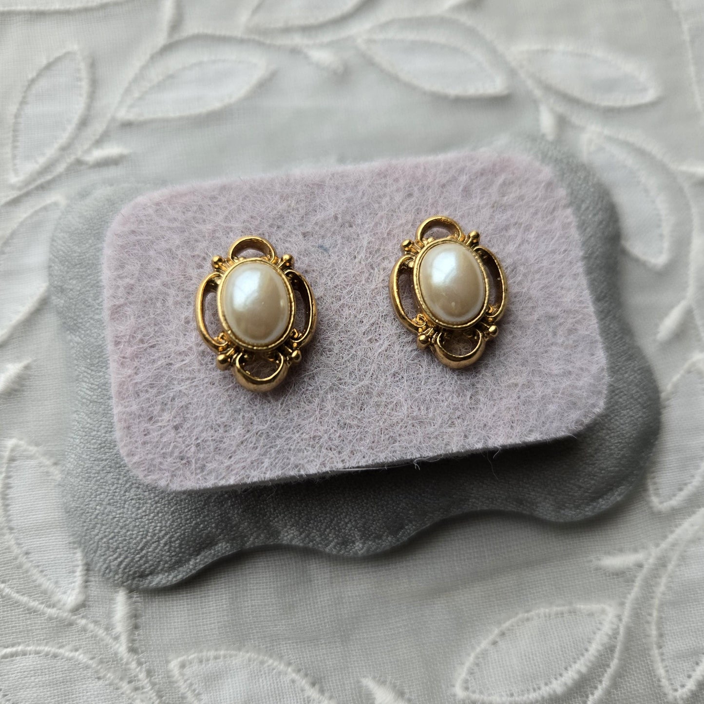 Posts - Small Oval Pearl Stud Earrings
