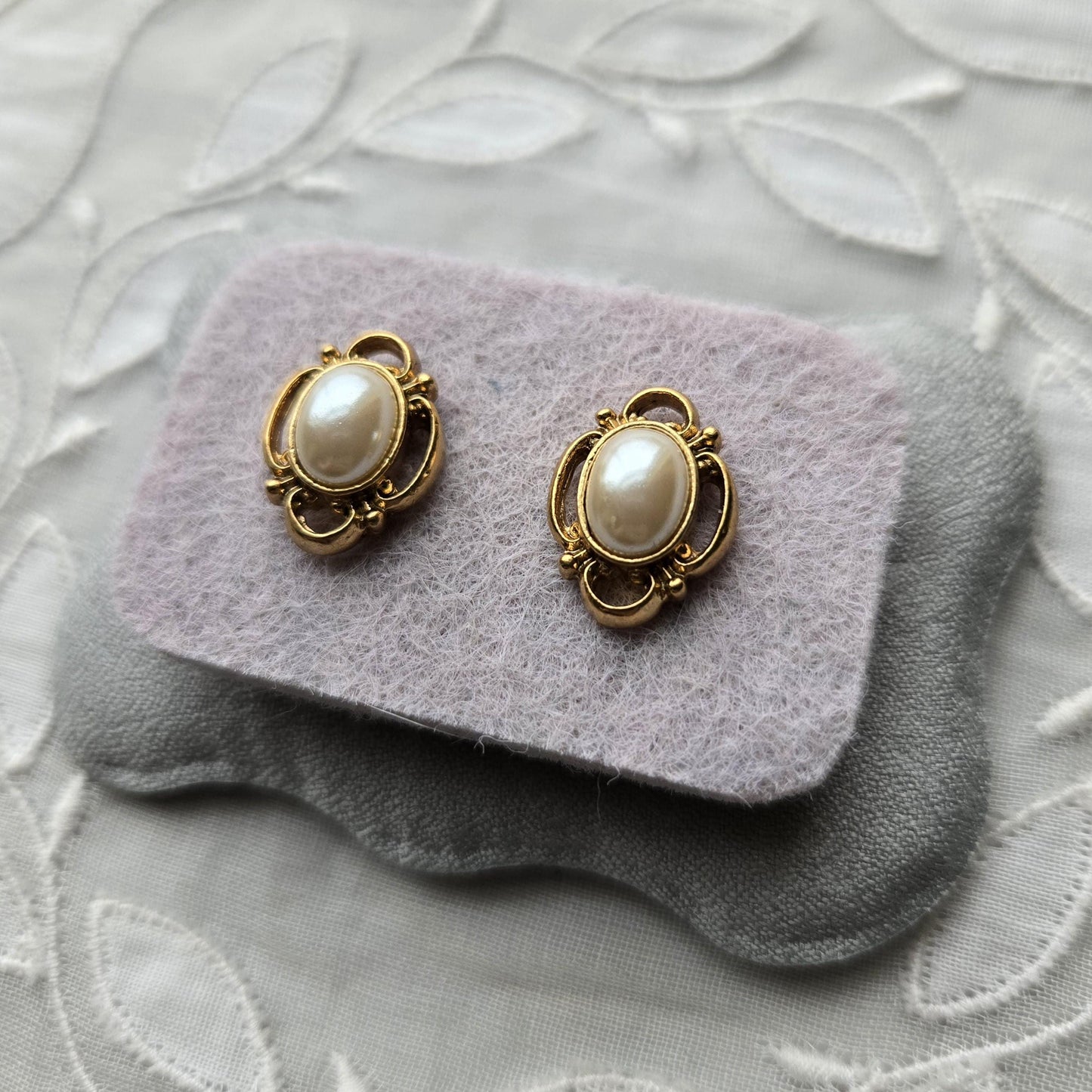 Posts - Small Oval Pearl Stud Earrings