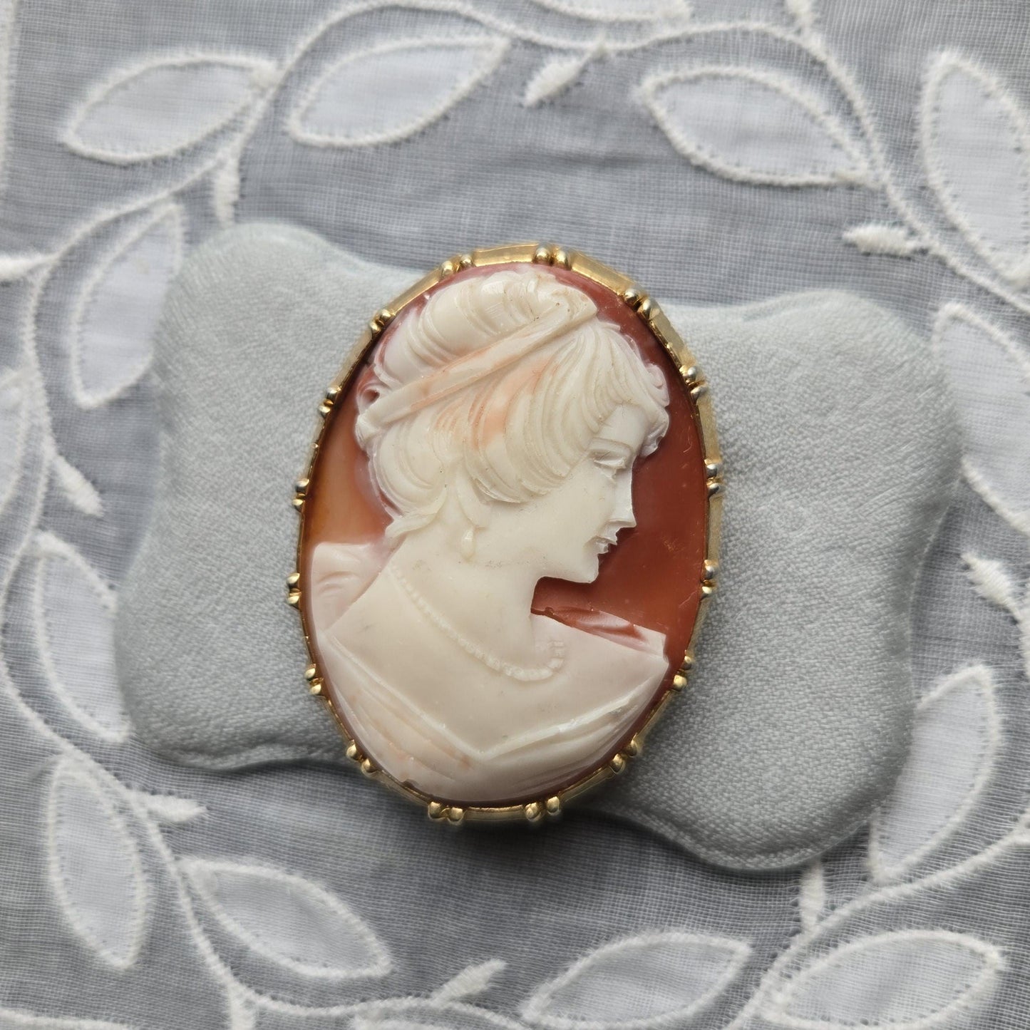 Brooch - Exquisite Red Orange Cameo Brooch