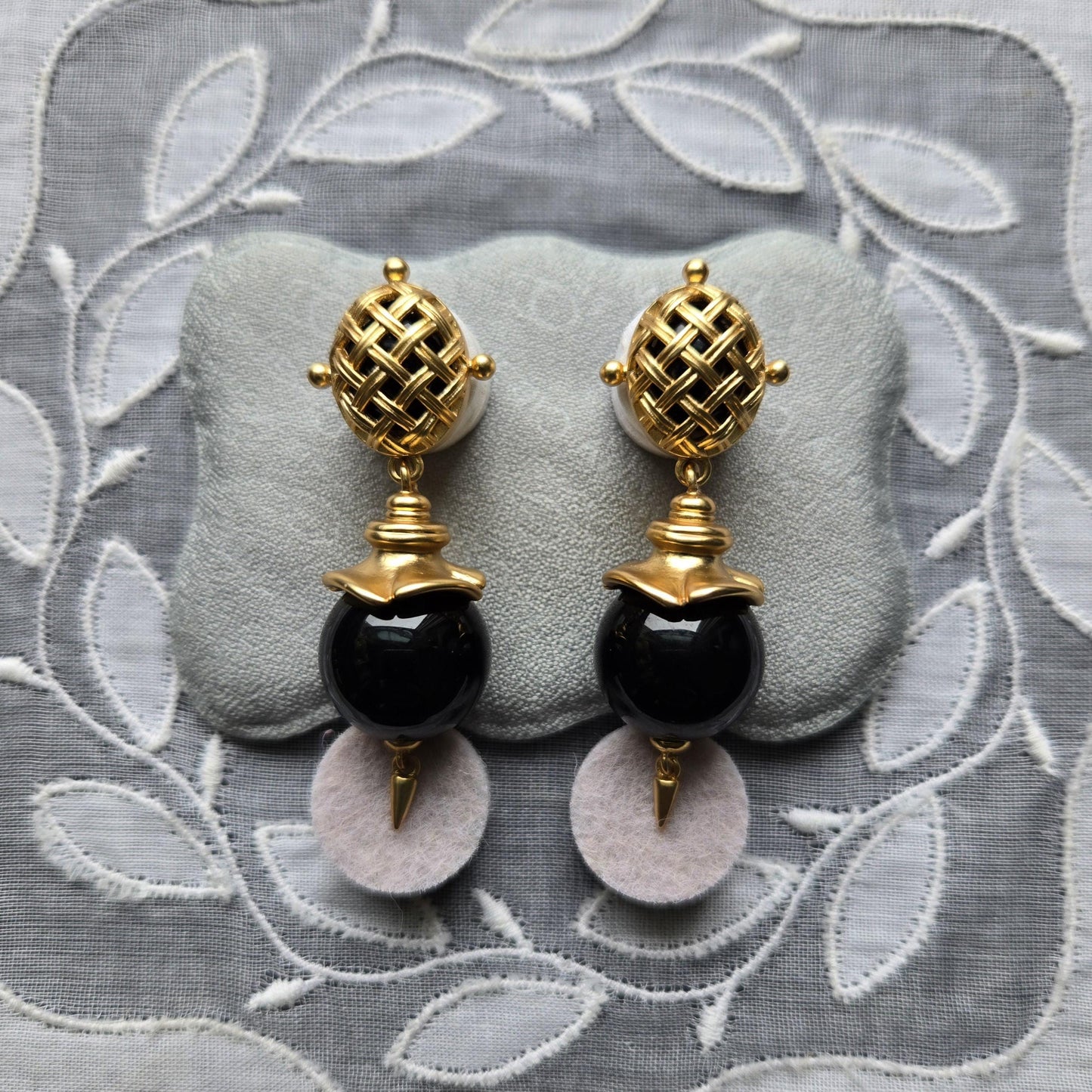 Posts - Lattice Top Black Drop Earrings