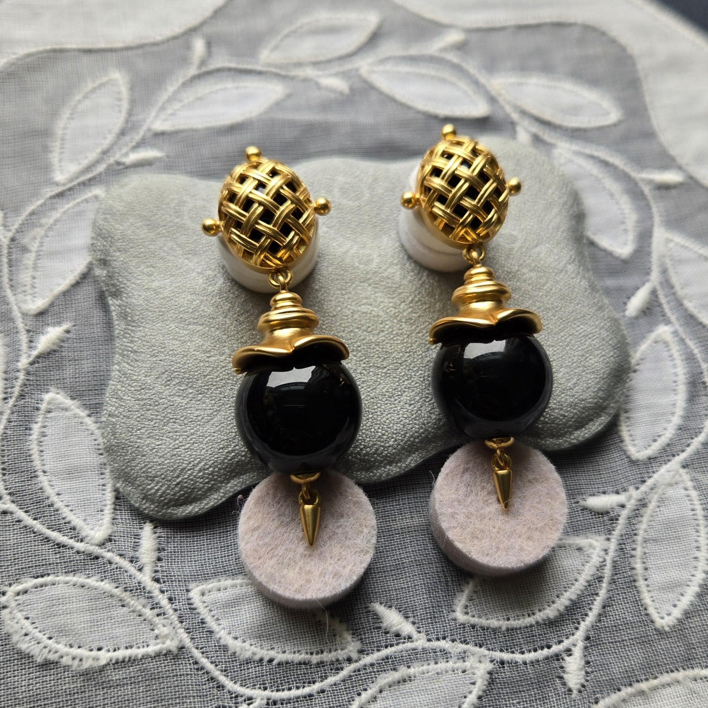 Posts - Lattice Top Black Drop Earrings