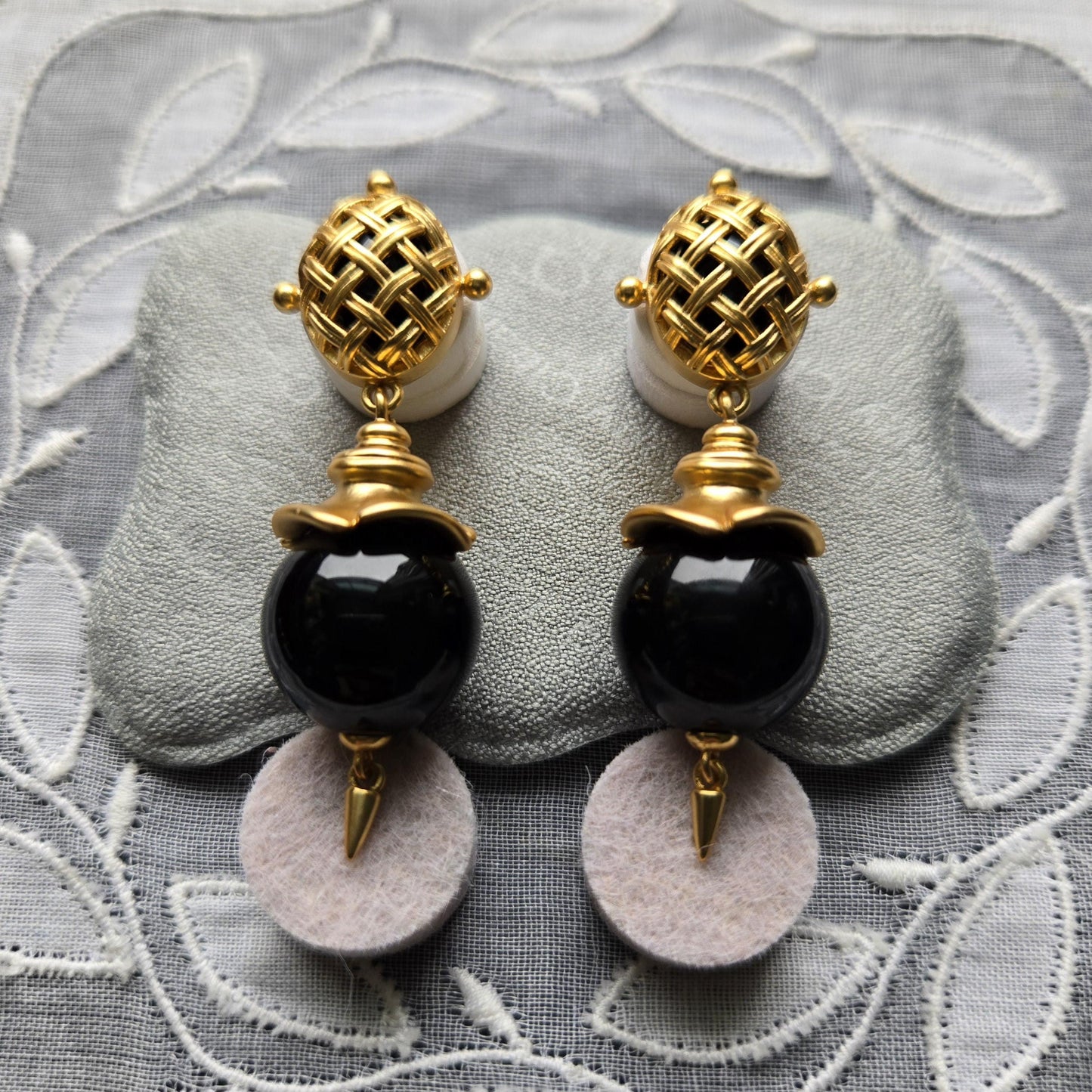 Posts - Lattice Top Black Drop Earrings