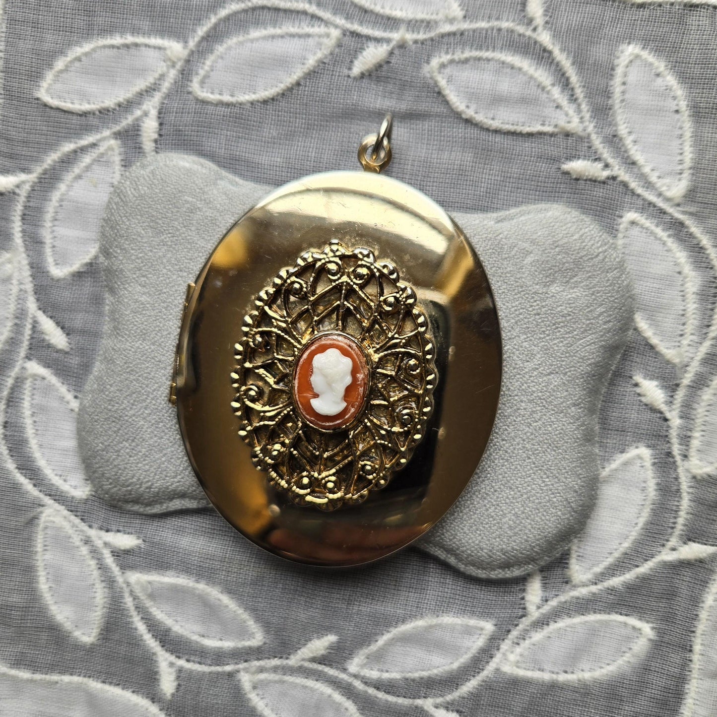 Pendant - Oval Filigree Cameo Locket Pendant