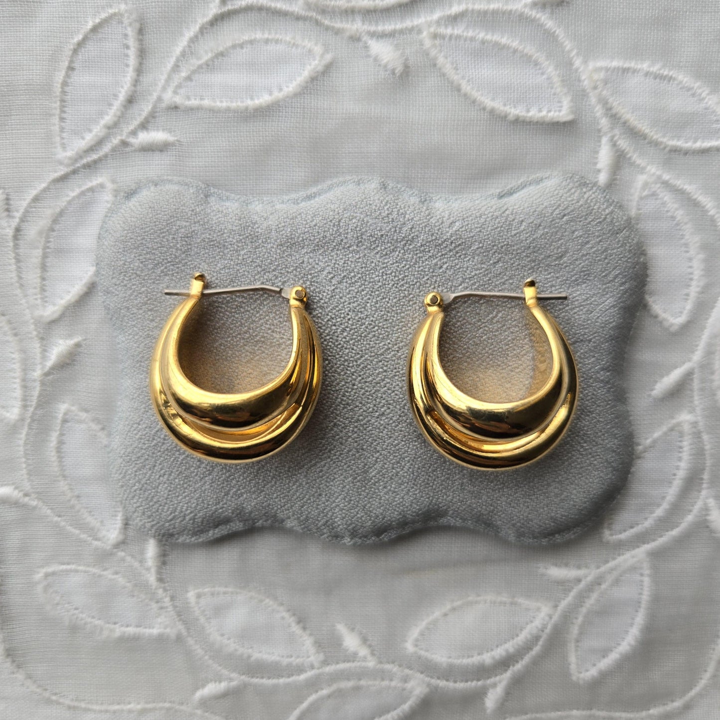 Posts - Gold Split Hoop Earrings
