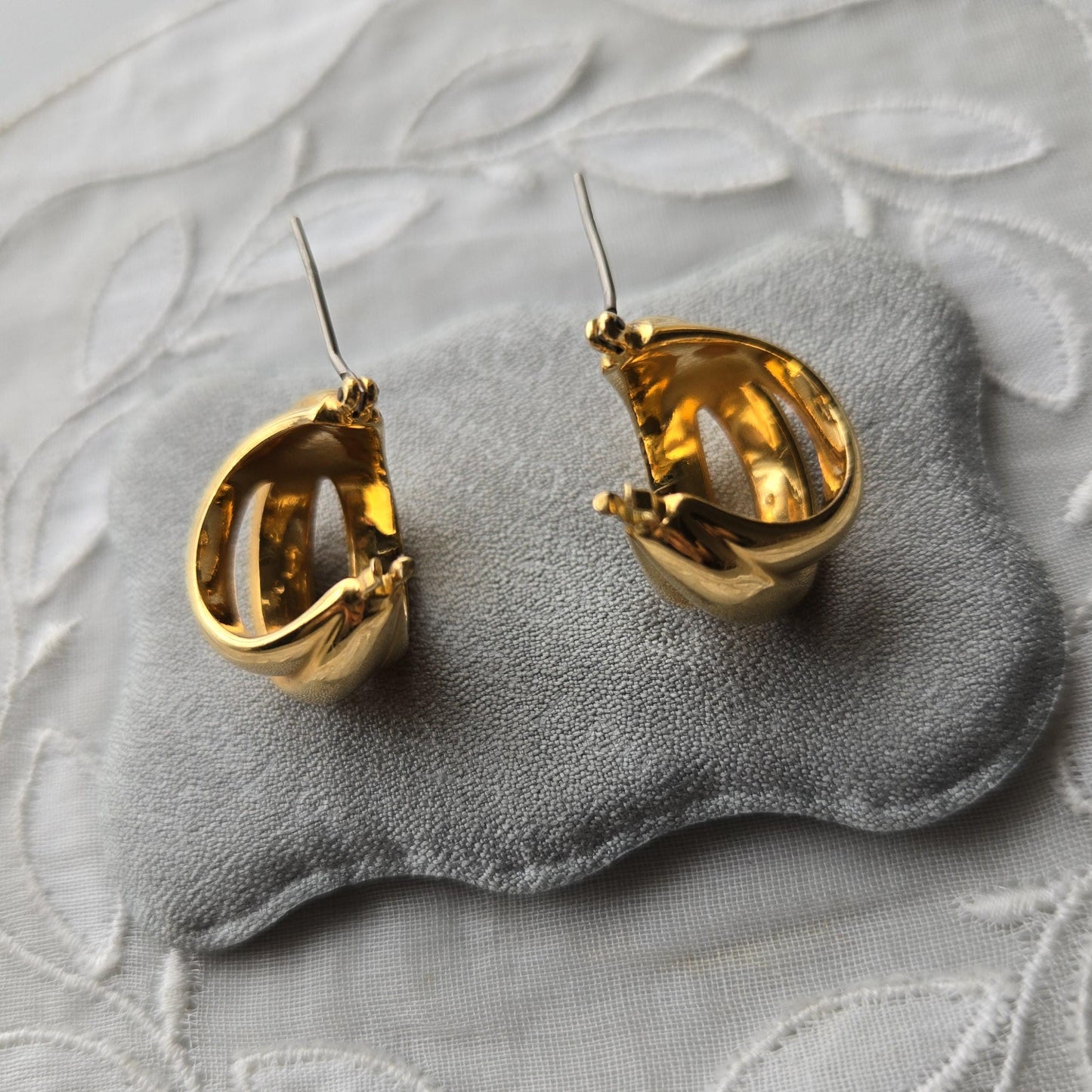 Posts - Gold Split Hoop Earrings