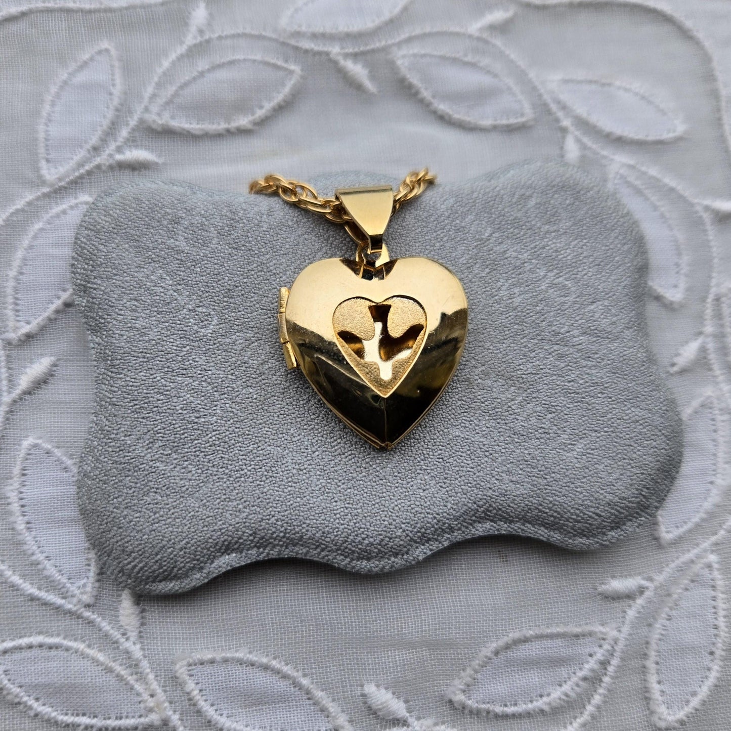 Necklace - Gold Heart Locket Pendant Necklace