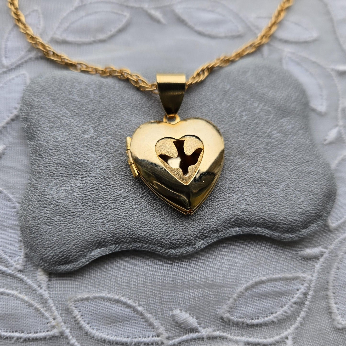 Necklace - Gold Heart Locket Pendant Necklace