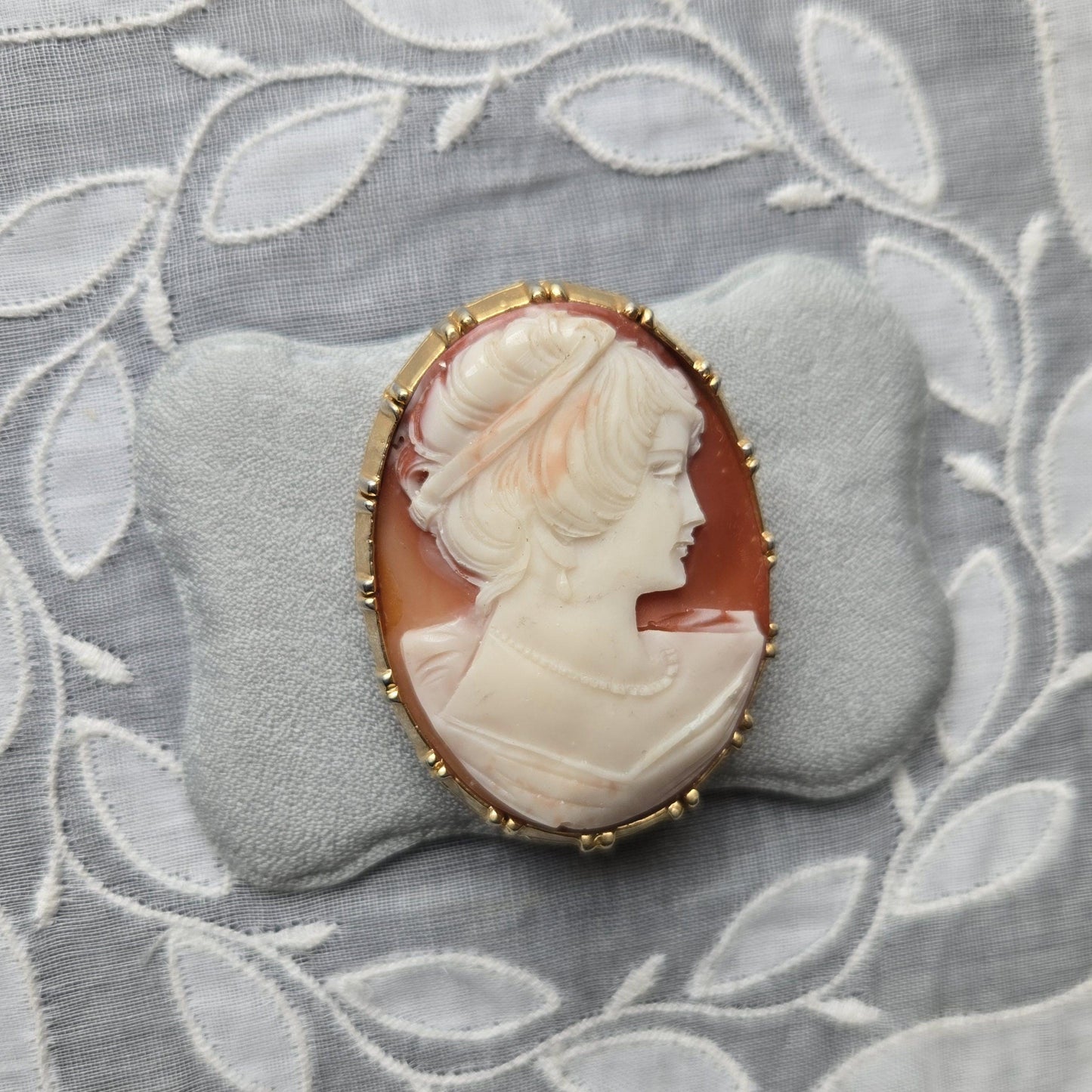 Brooch - Exquisite Red Orange Cameo Brooch