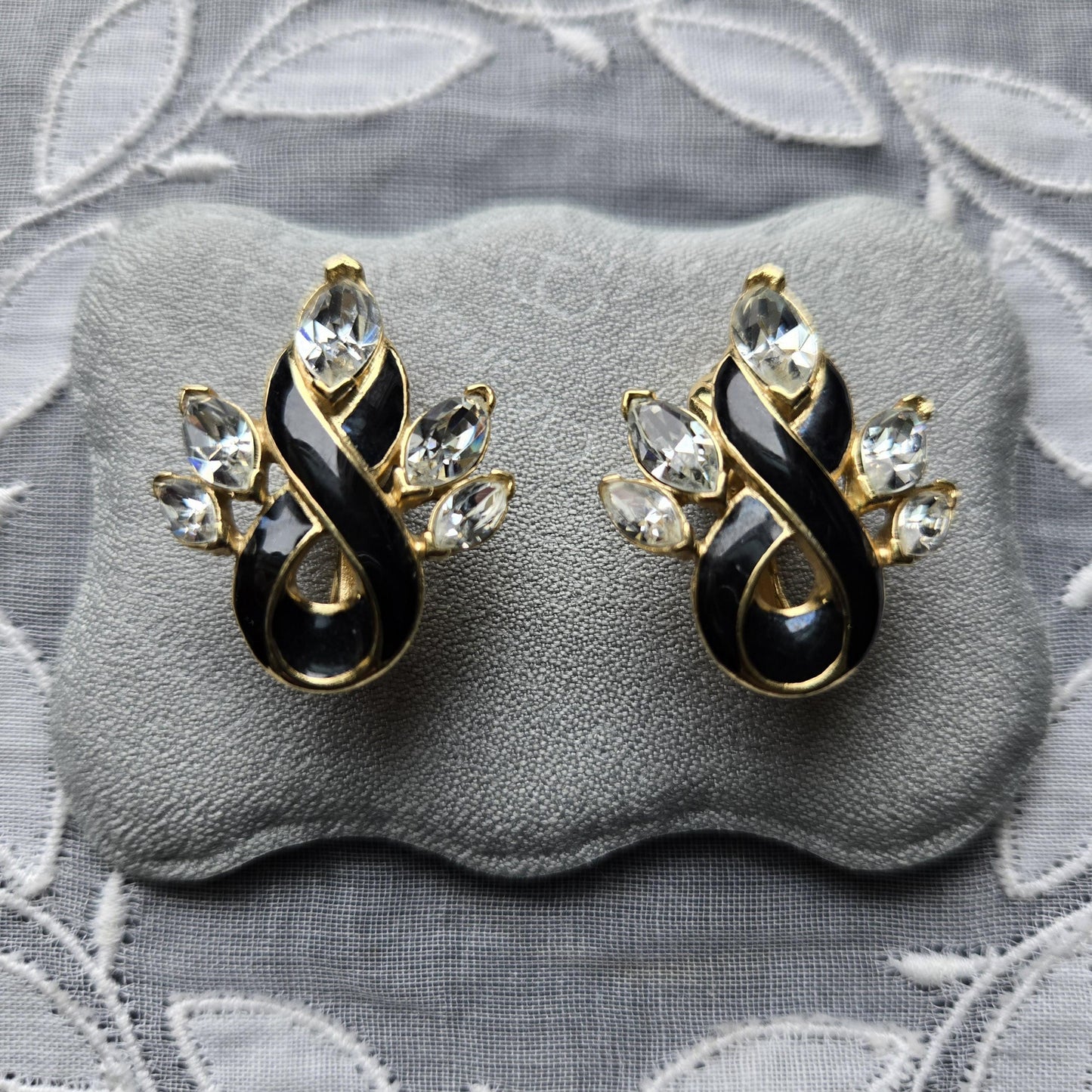 Clip on - Trifari Black Ribbon Crystal Clip on Earrings