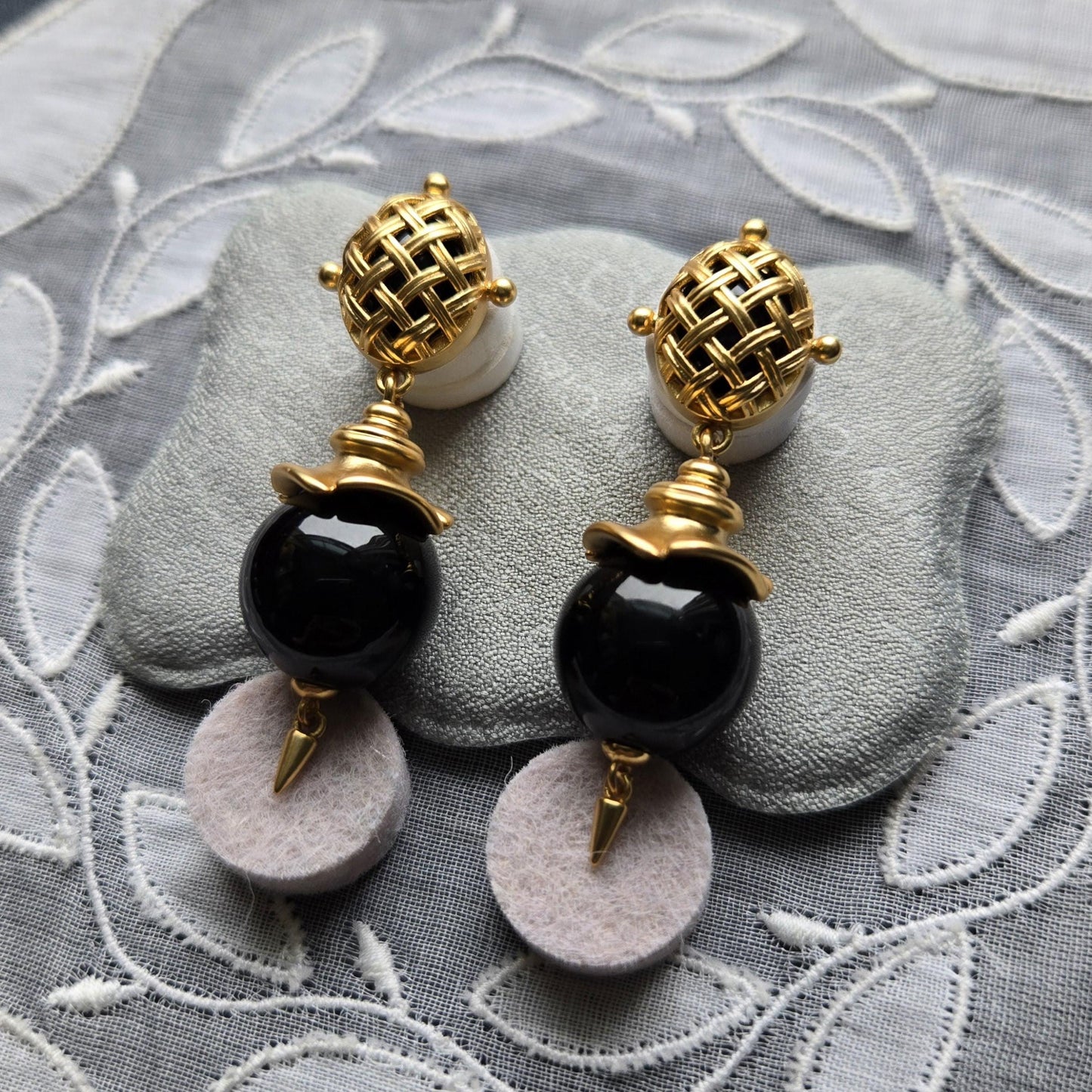 Posts - Lattice Top Black Drop Earrings