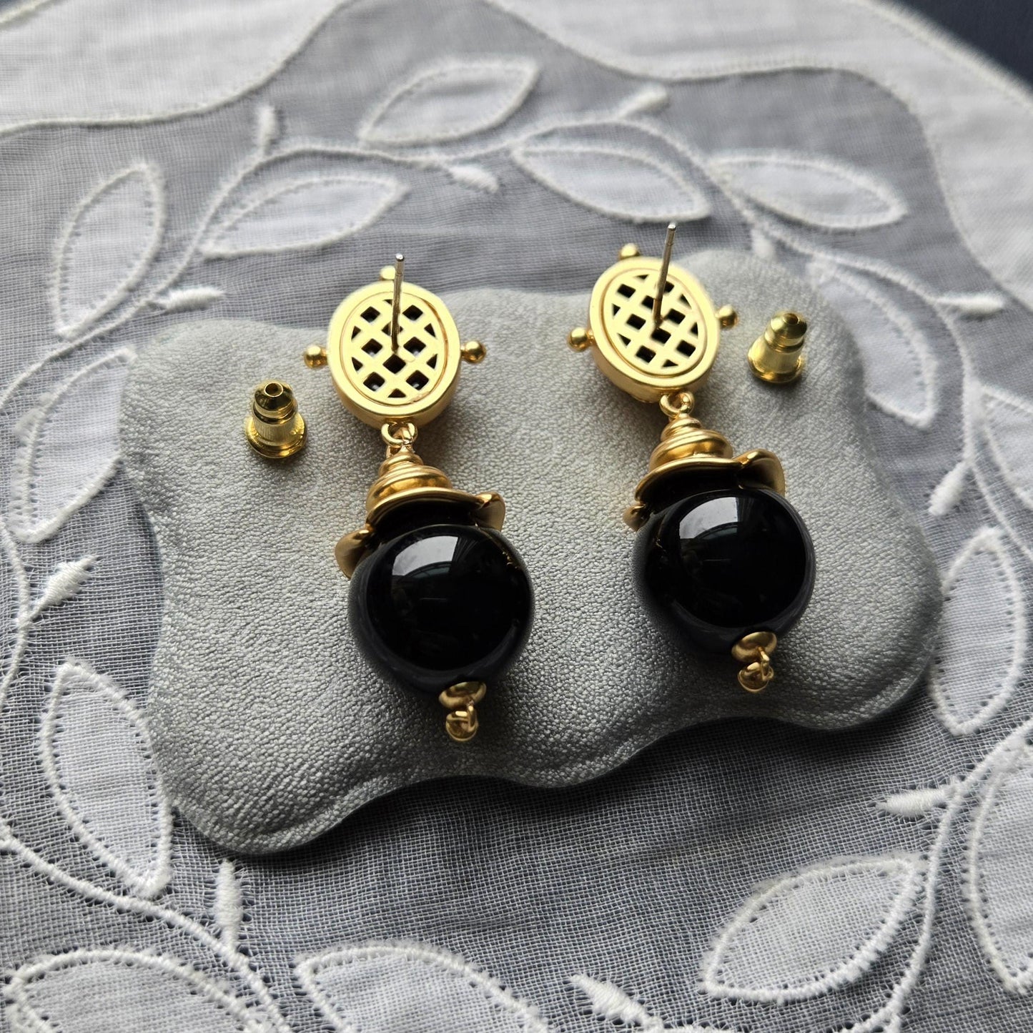 Posts - Lattice Top Black Drop Earrings