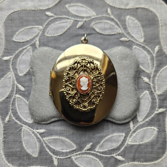 Pendant - Oval Filigree Cameo Locket Pendant