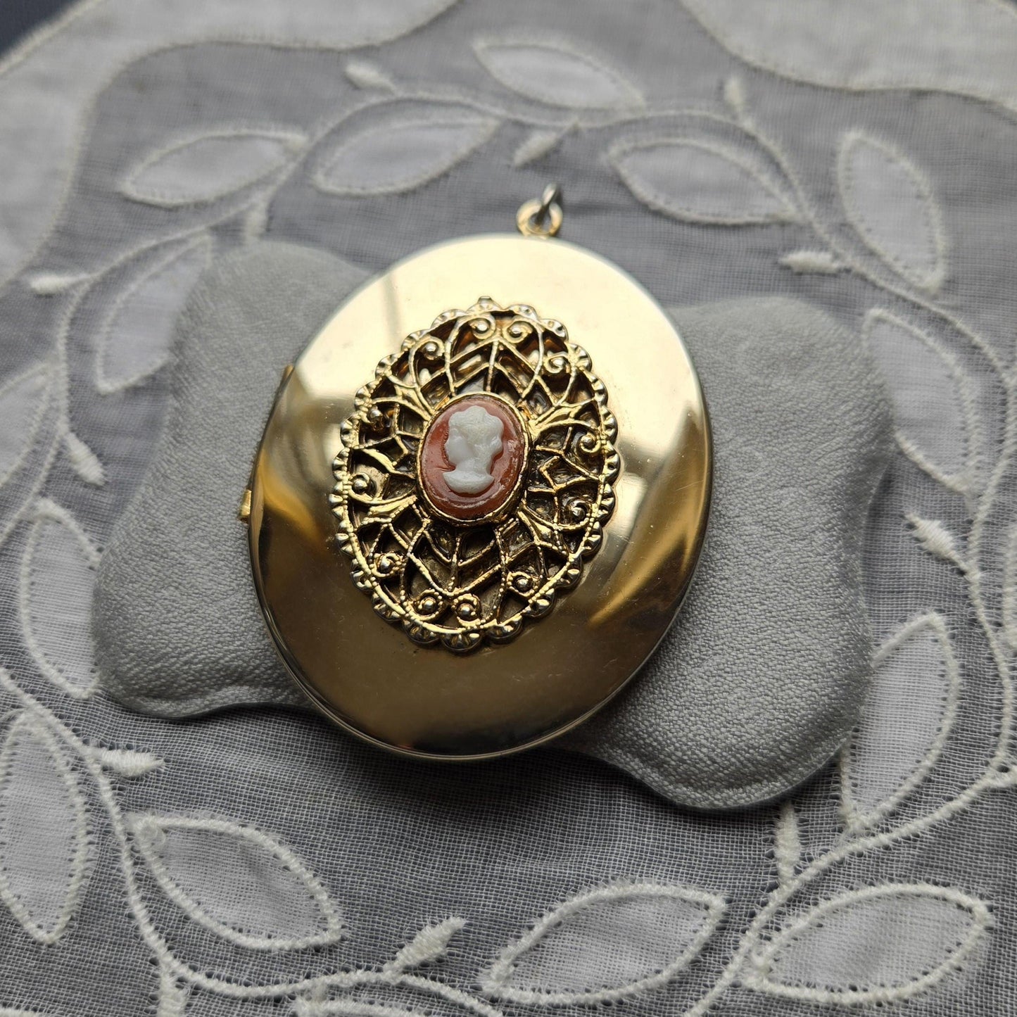 Pendant - Oval Filigree Cameo Locket Pendant