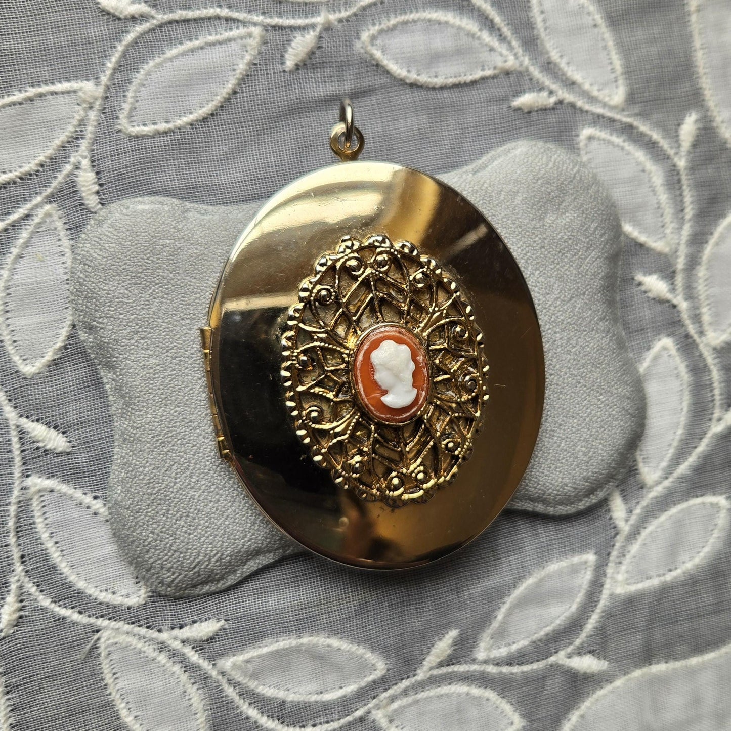 Pendant - Oval Filigree Cameo Locket Pendant
