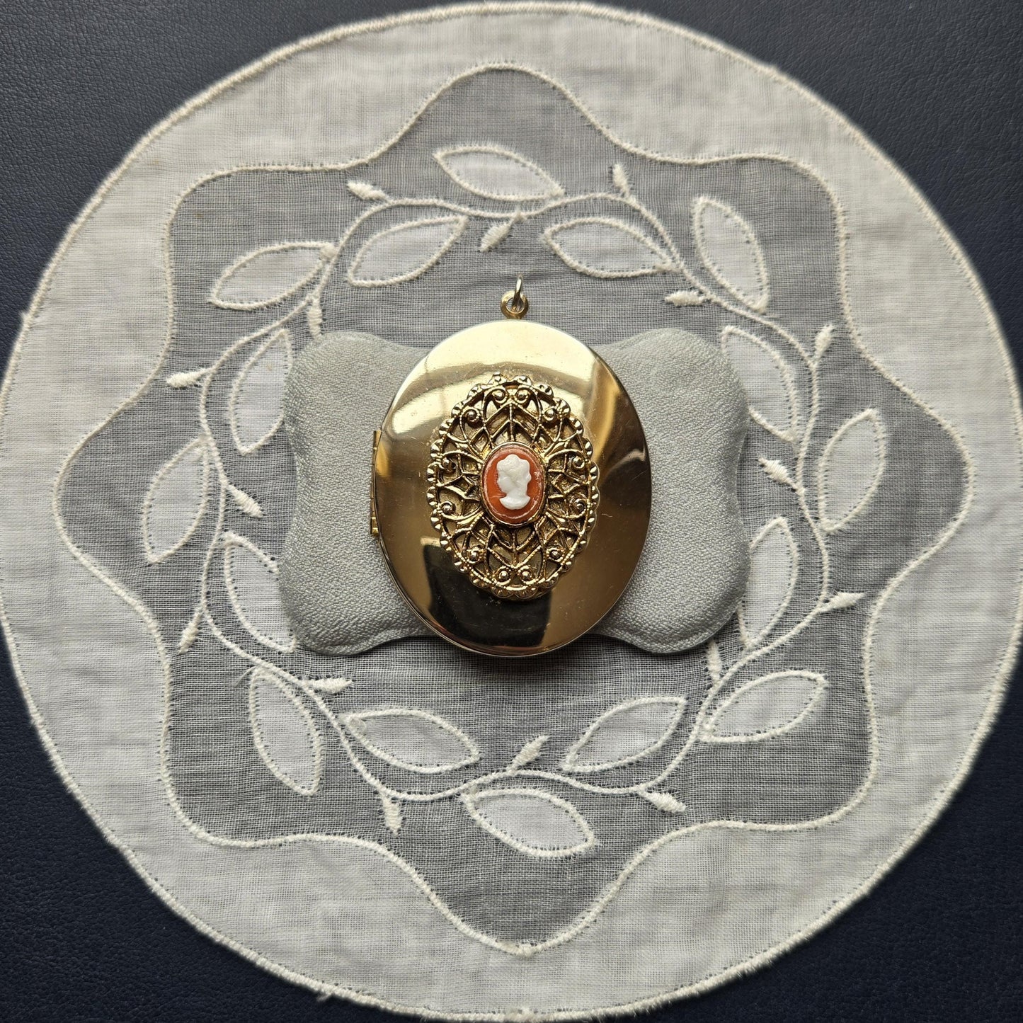 Pendant - Oval Filigree Cameo Locket Pendant