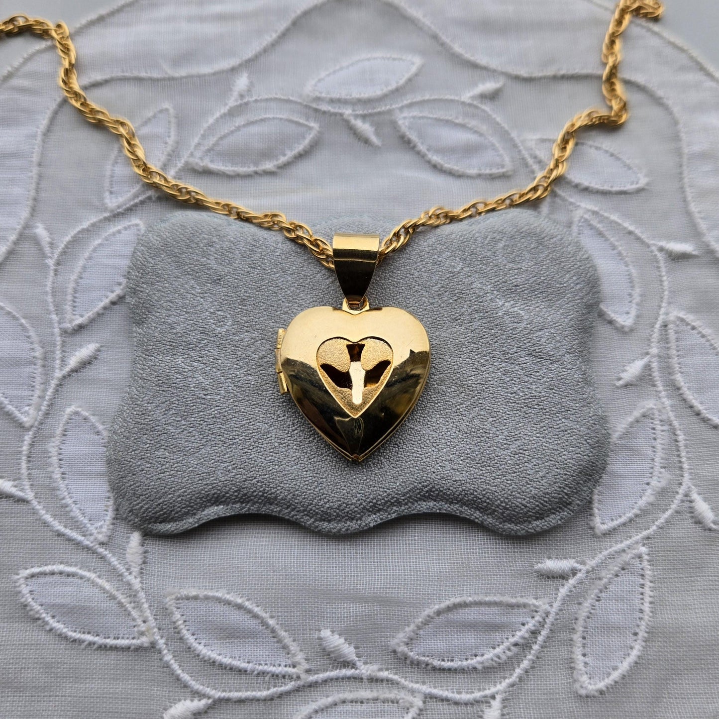 Necklace - Gold Heart Locket Pendant Necklace