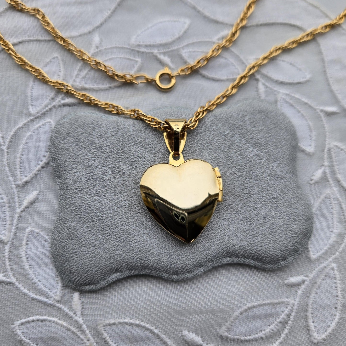 Necklace - Gold Heart Locket Pendant Necklace