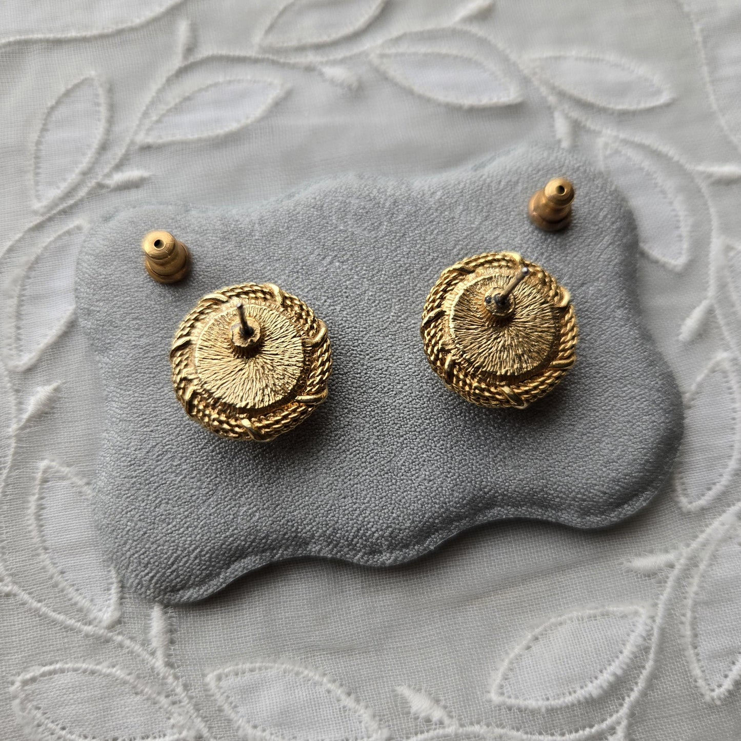 Posts - Gold Twist Pearl Cabochon Stud Earrings